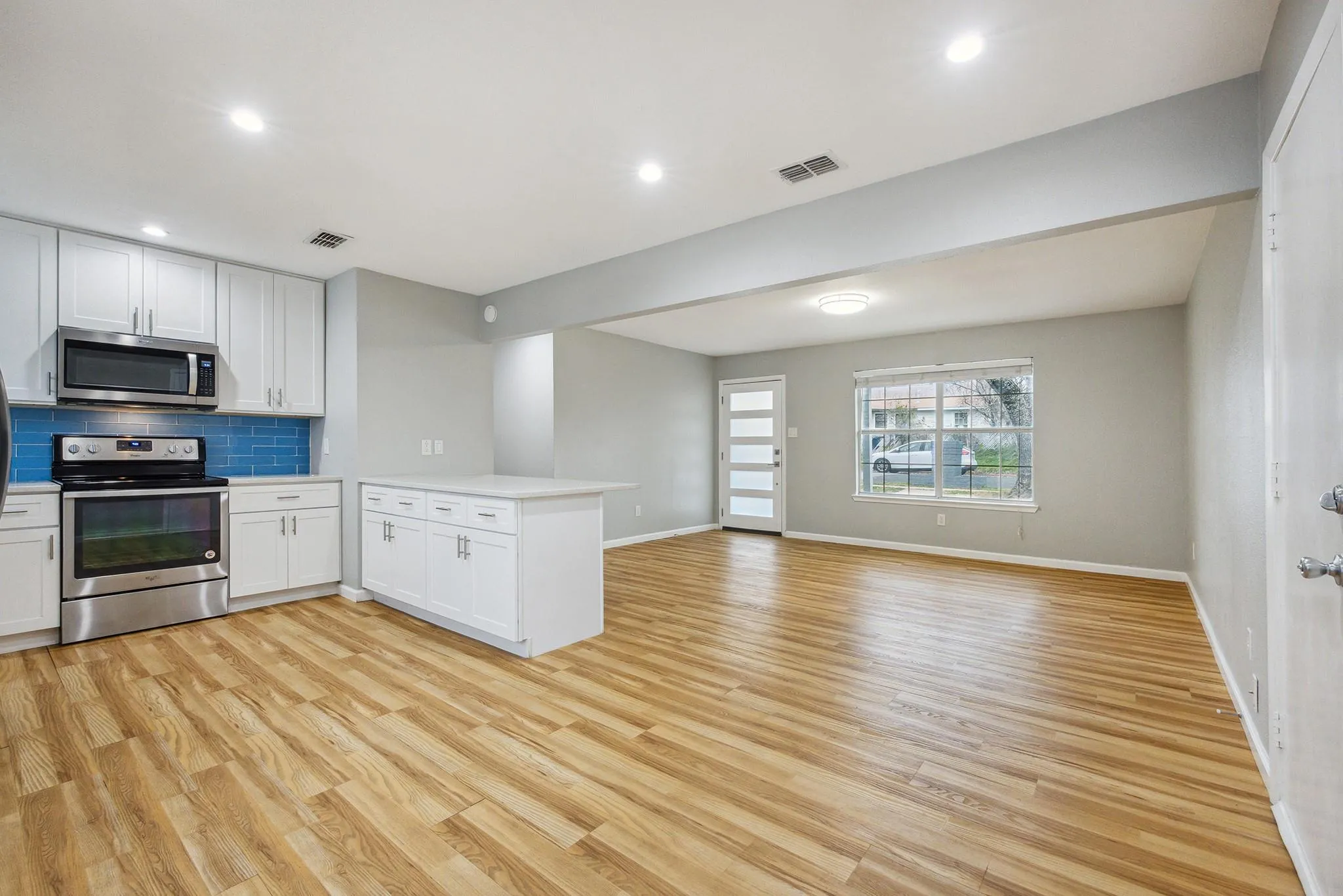 Photo 5 of 1111 LAWSON LN