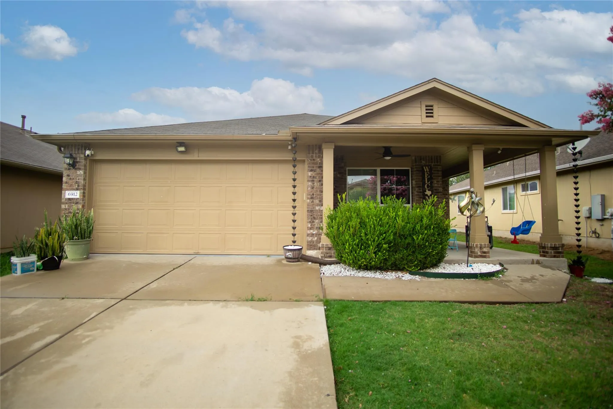 Photo 2 of 6912 PLAINS CREST DR