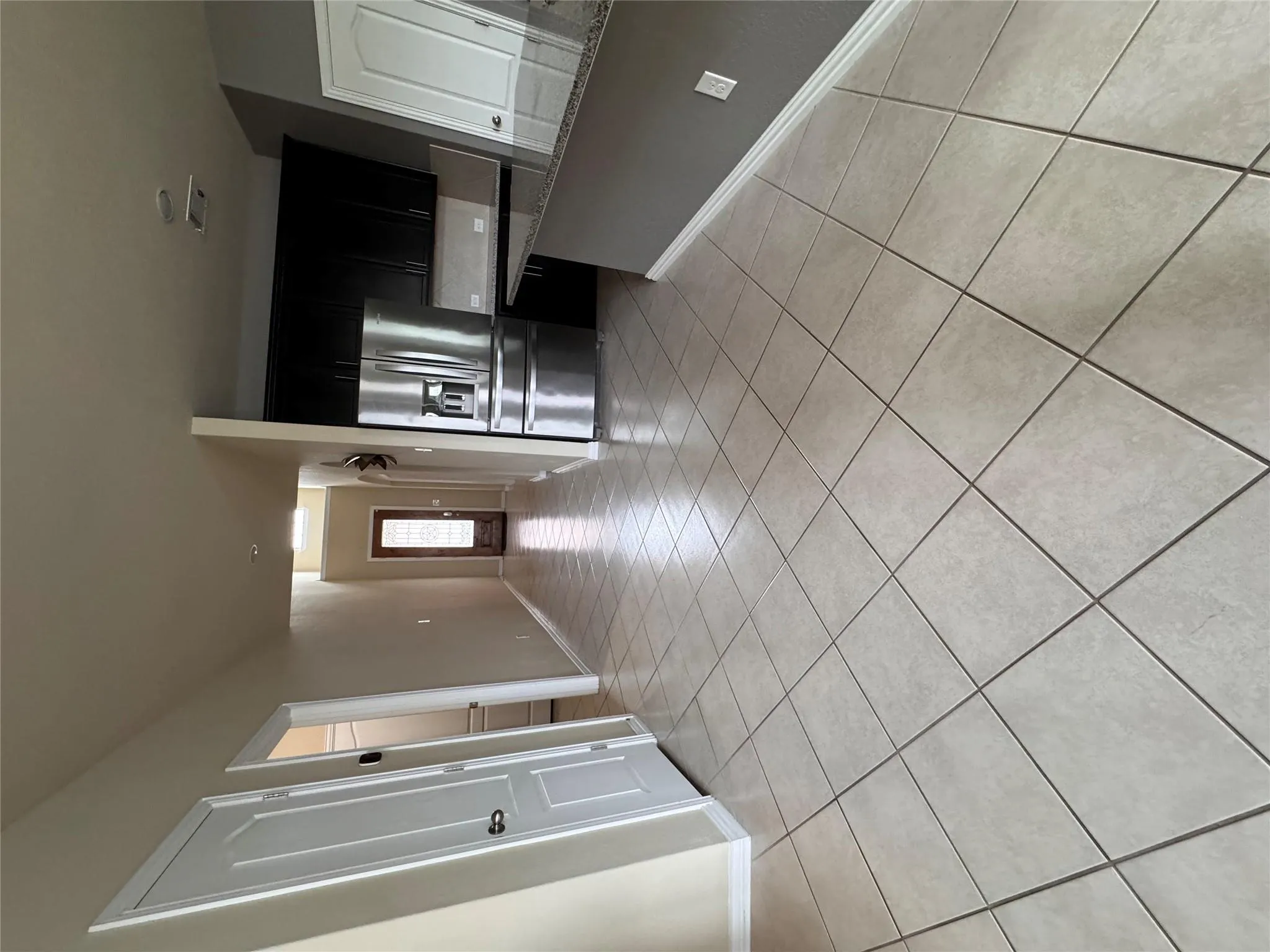 Photo 5 of 914 EMORY STABLE DR