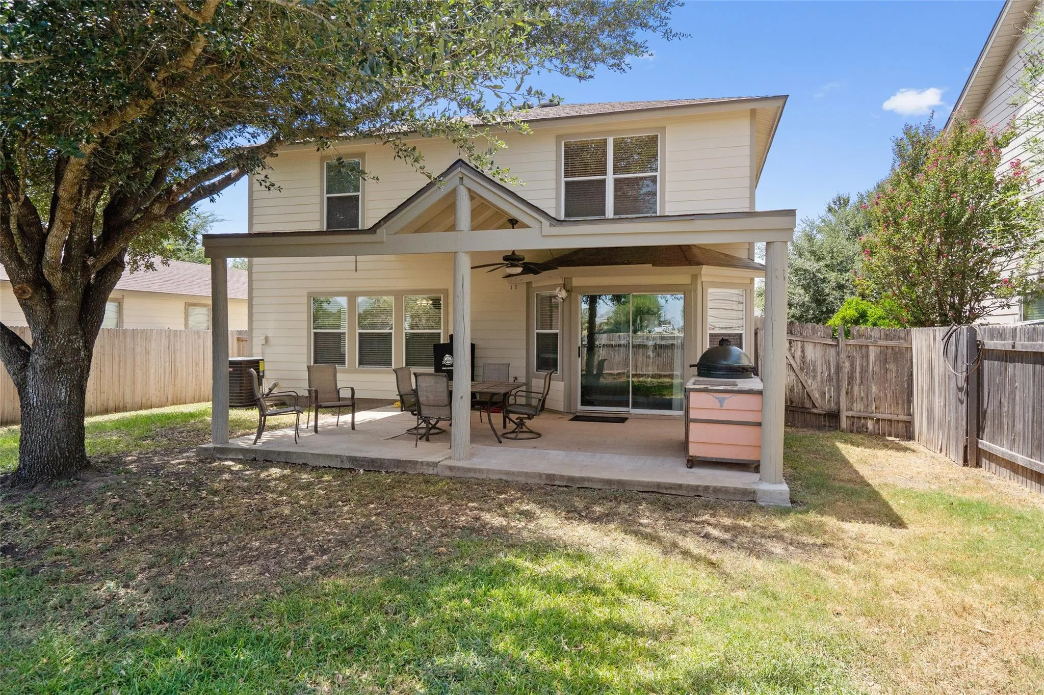 Photo 3 of 4010 KINGS CANYON DR