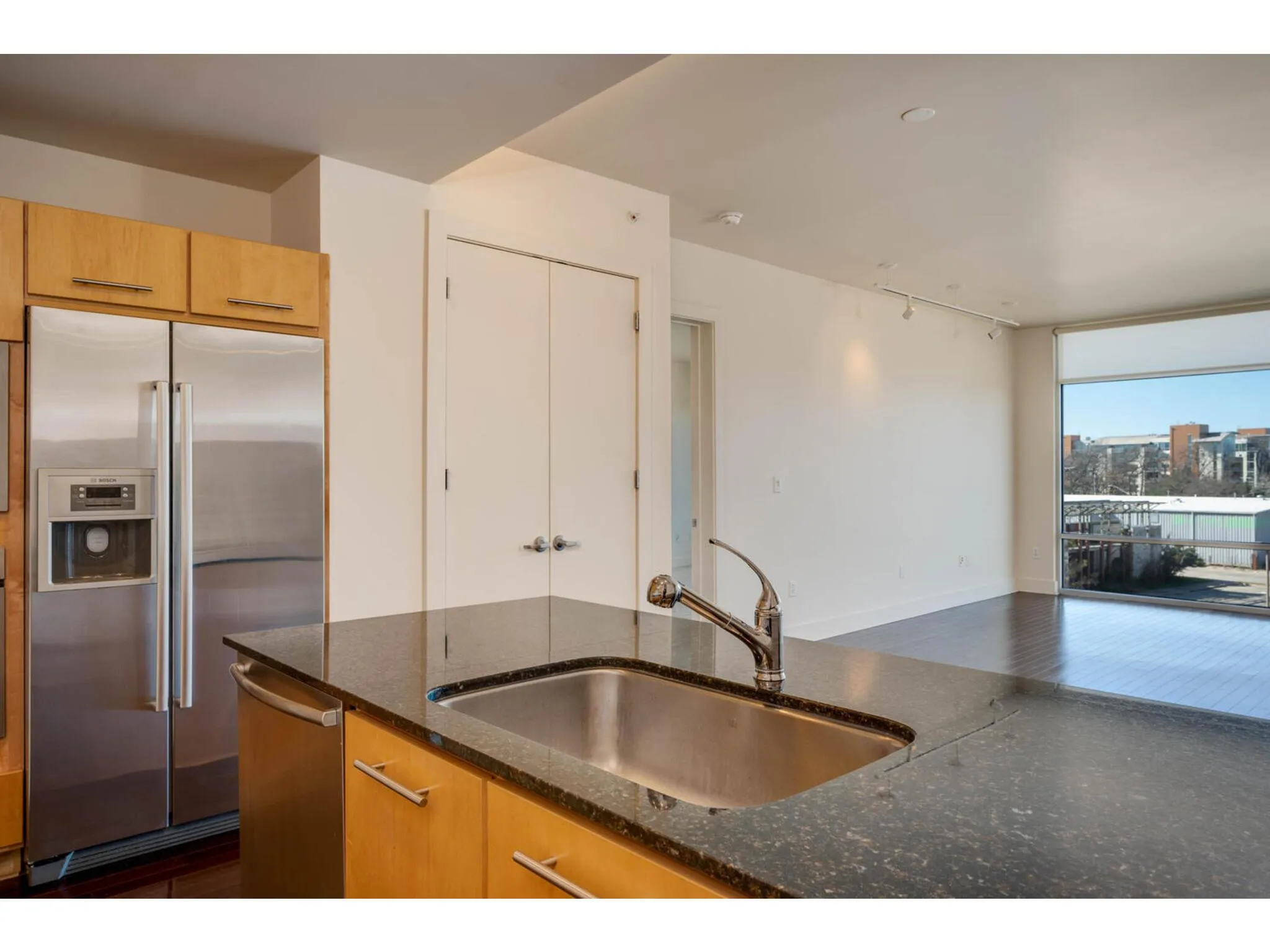 Photo 4 of 210 LEE BARTON DR #411