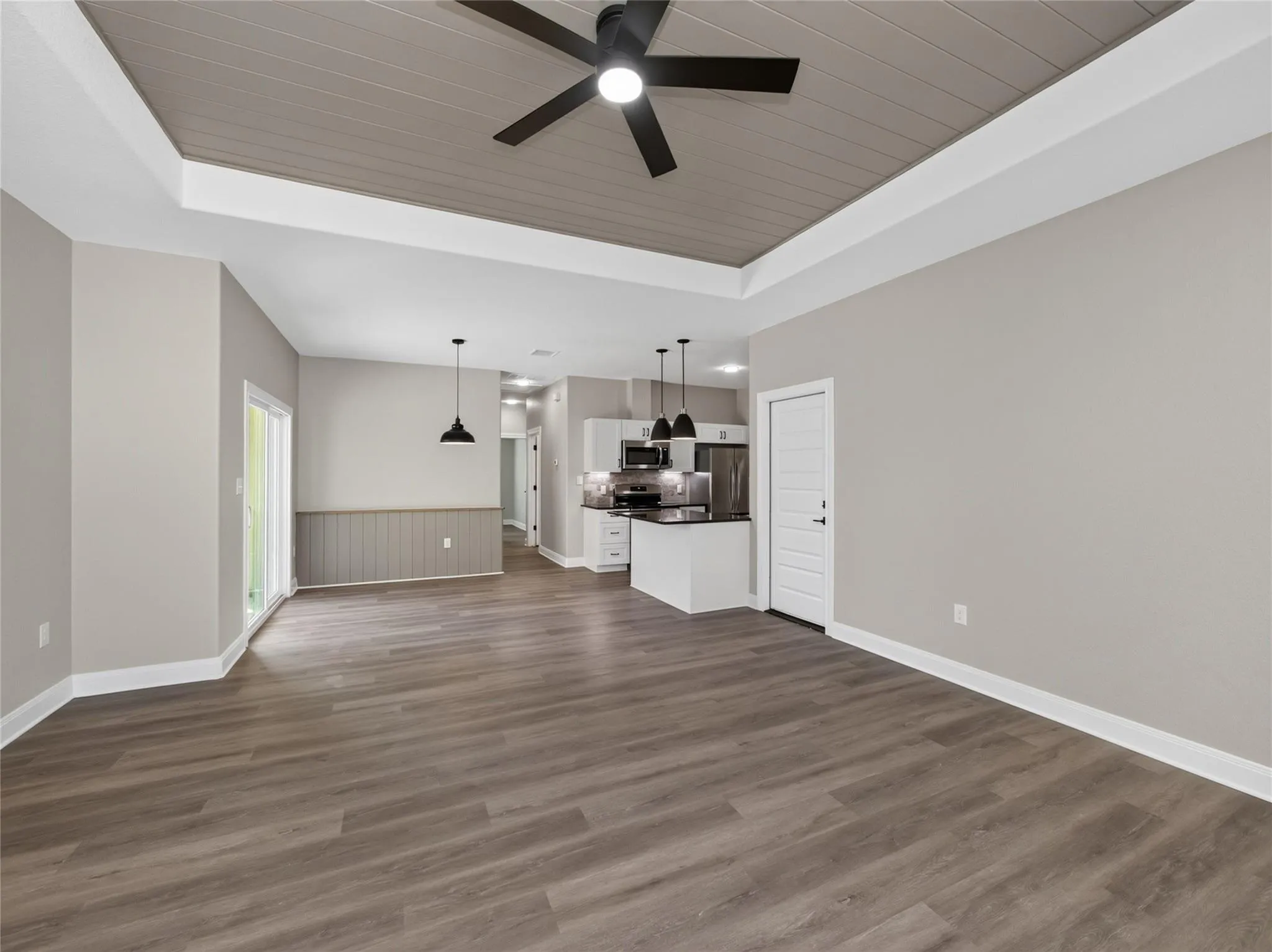 Photo 5 of 123 S KANAIO DR #A & B