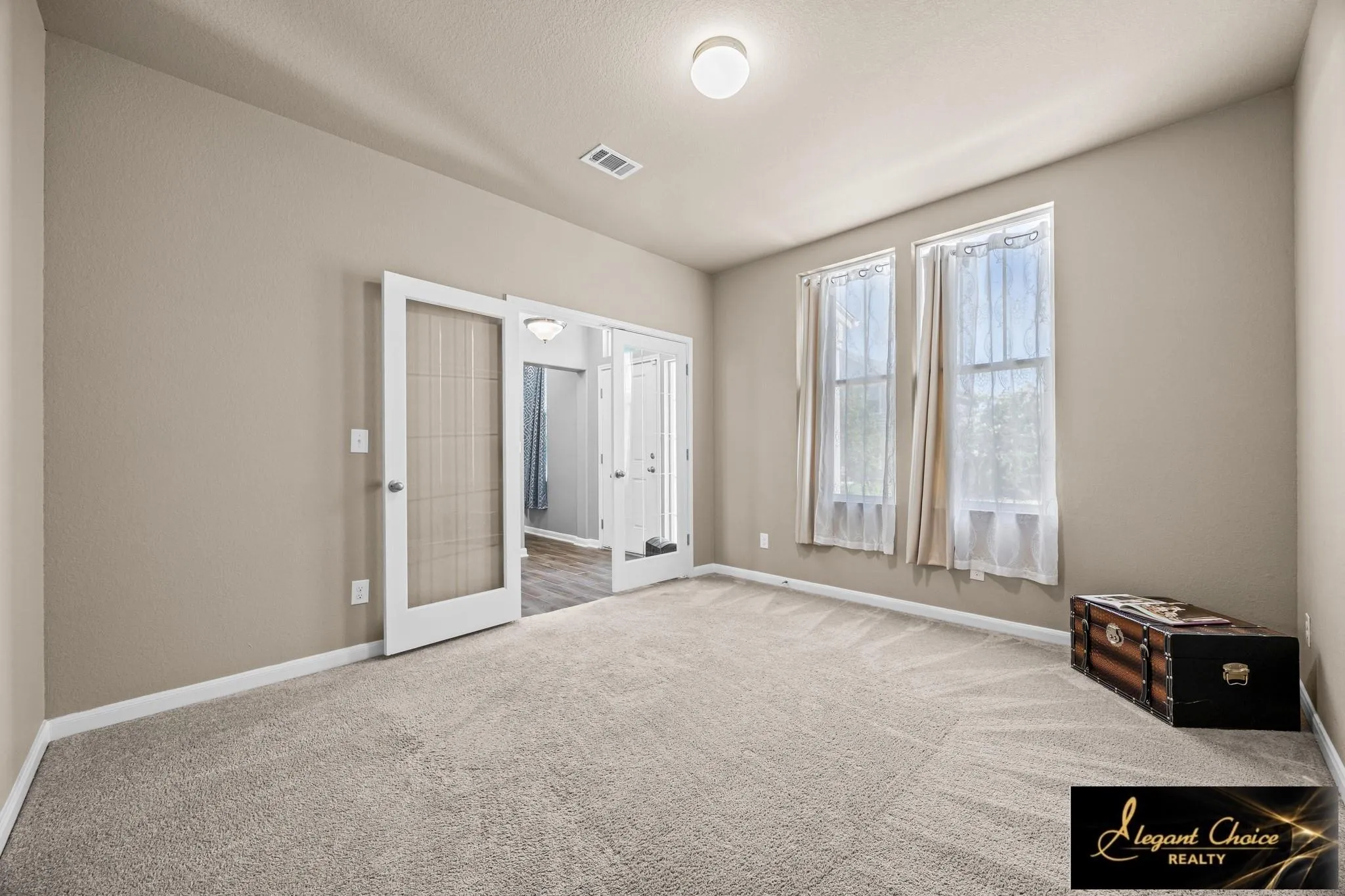 Photo 3 of 1521 ARBOR KNOT DR