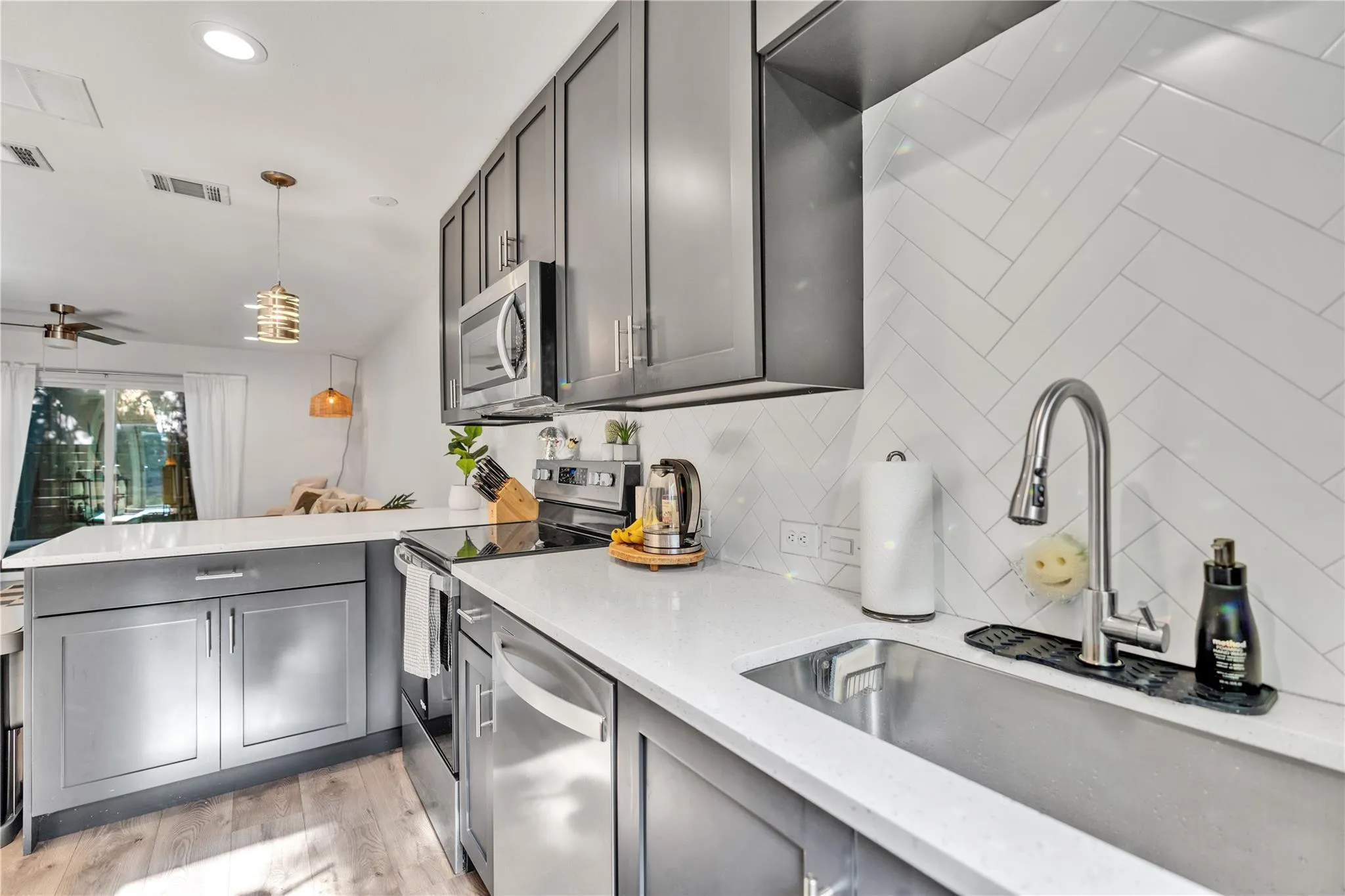 Photo 4 of 3808 SOUTHWAY DR #103