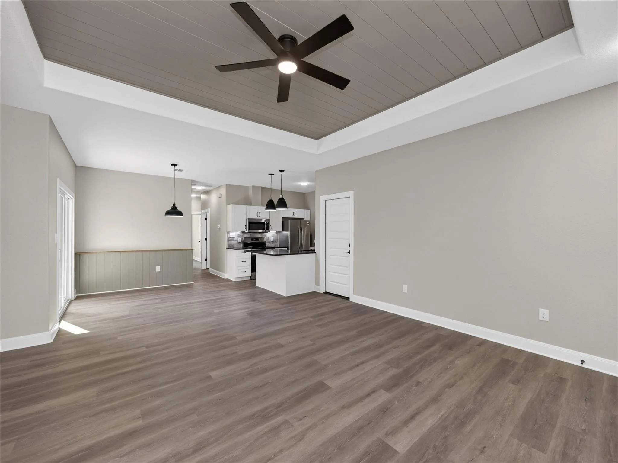 Photo 5 of 121 S KANAIO DR #A & B