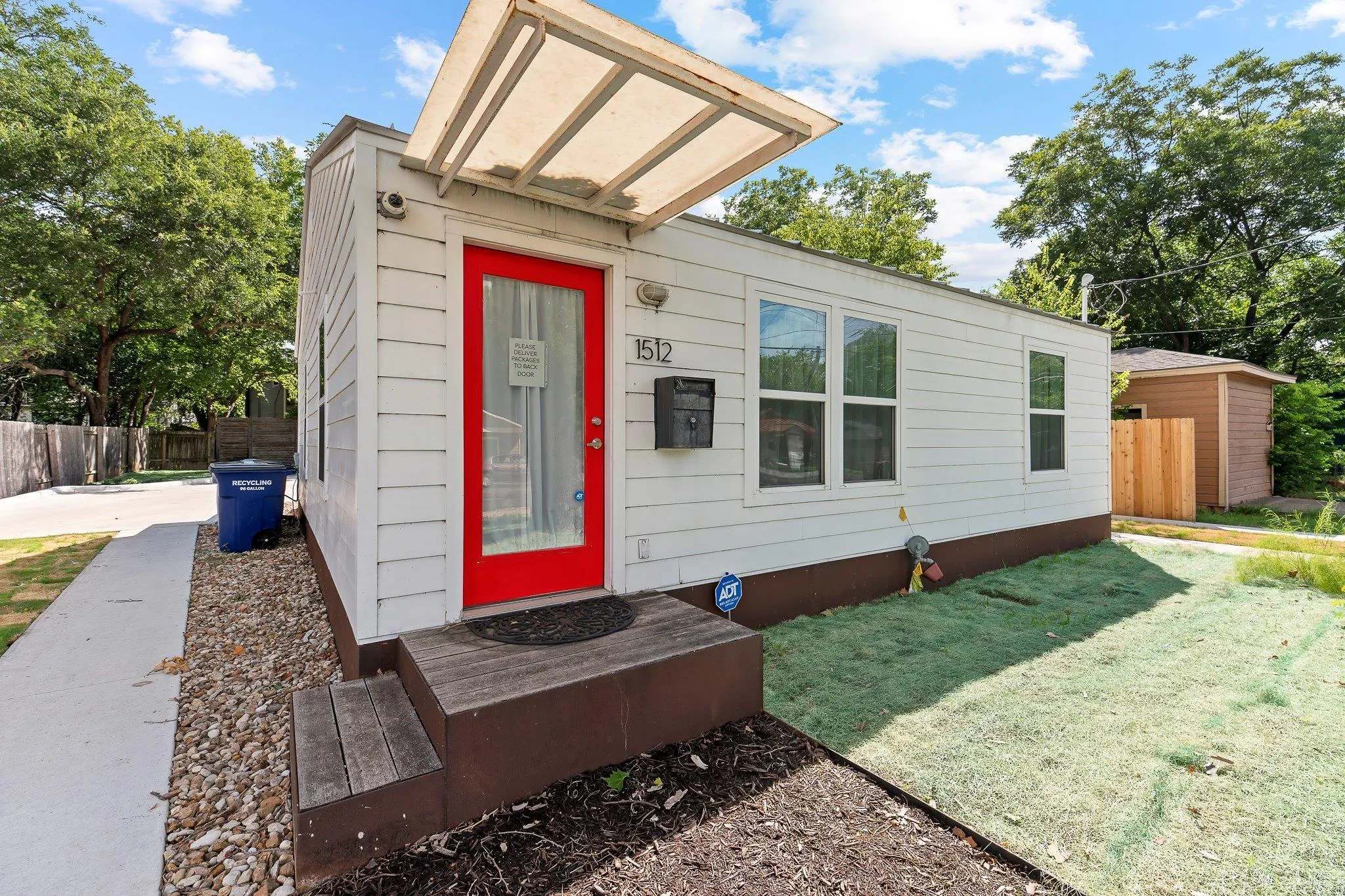 Photo of 1512 W KOENIG LANE LN, Austin, TX, 78756