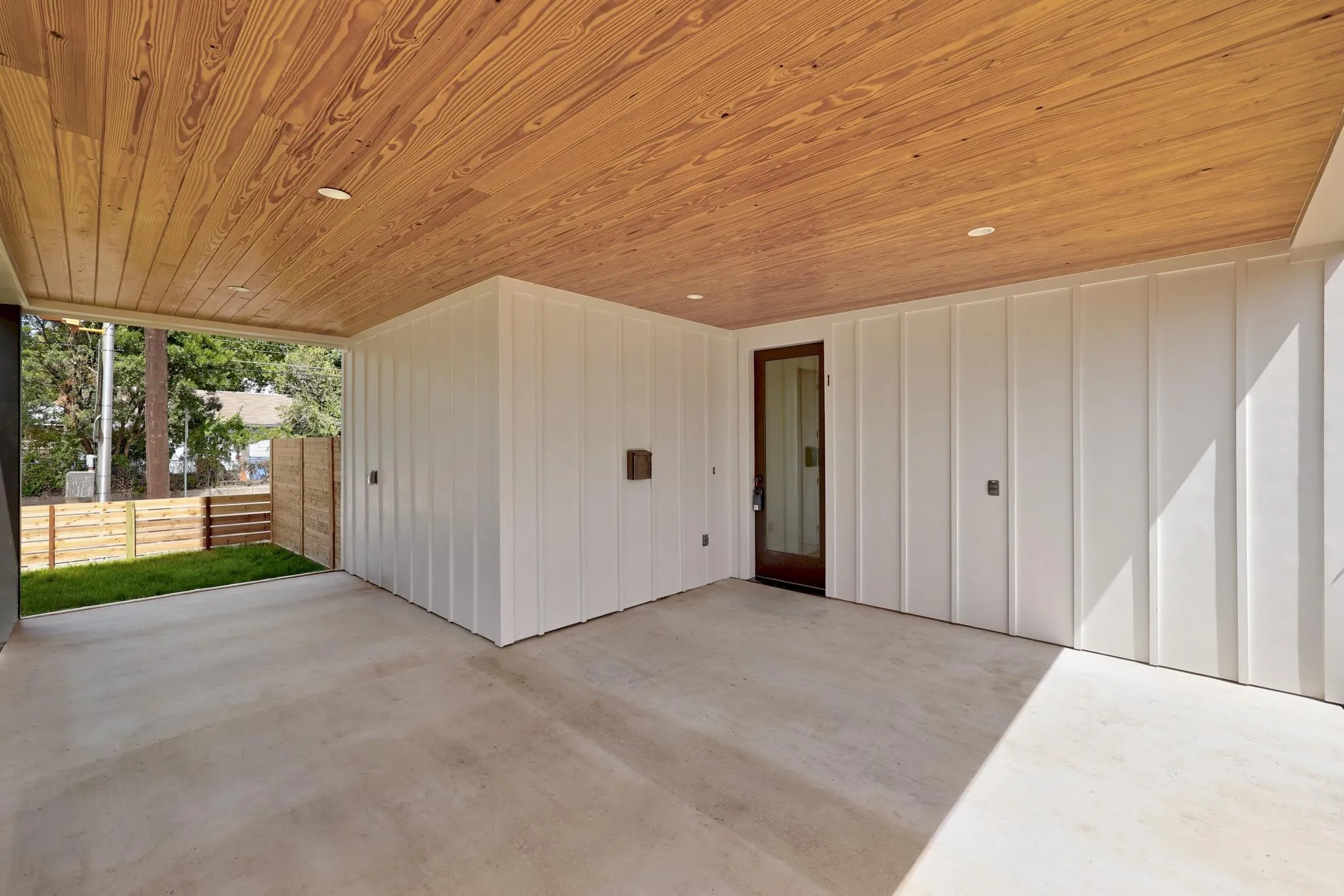 Photo 3 of 301 N PLEASANT VALLEY RD #1