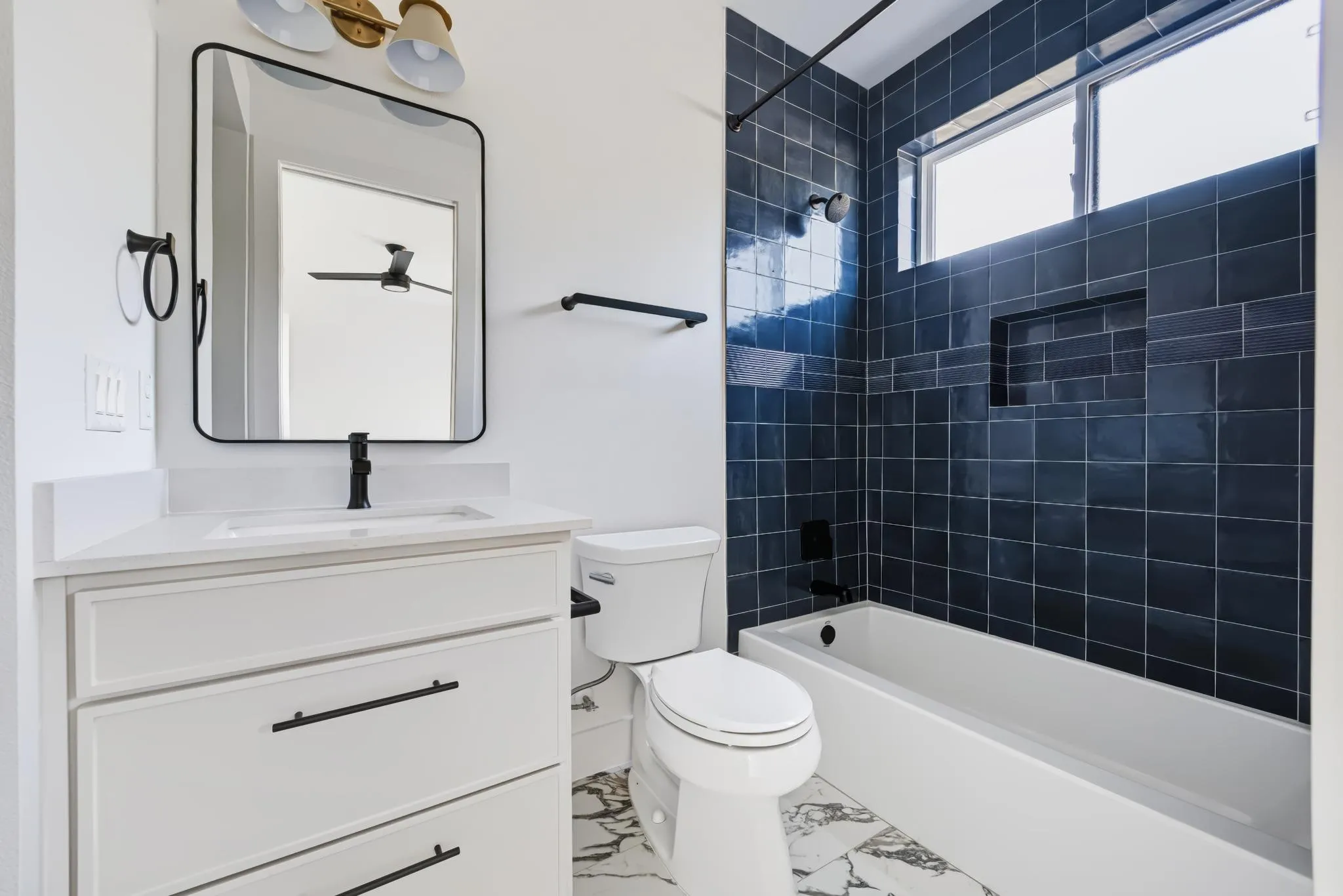 Photo 5 of 301 N PLEASANT VALLEY RD #1