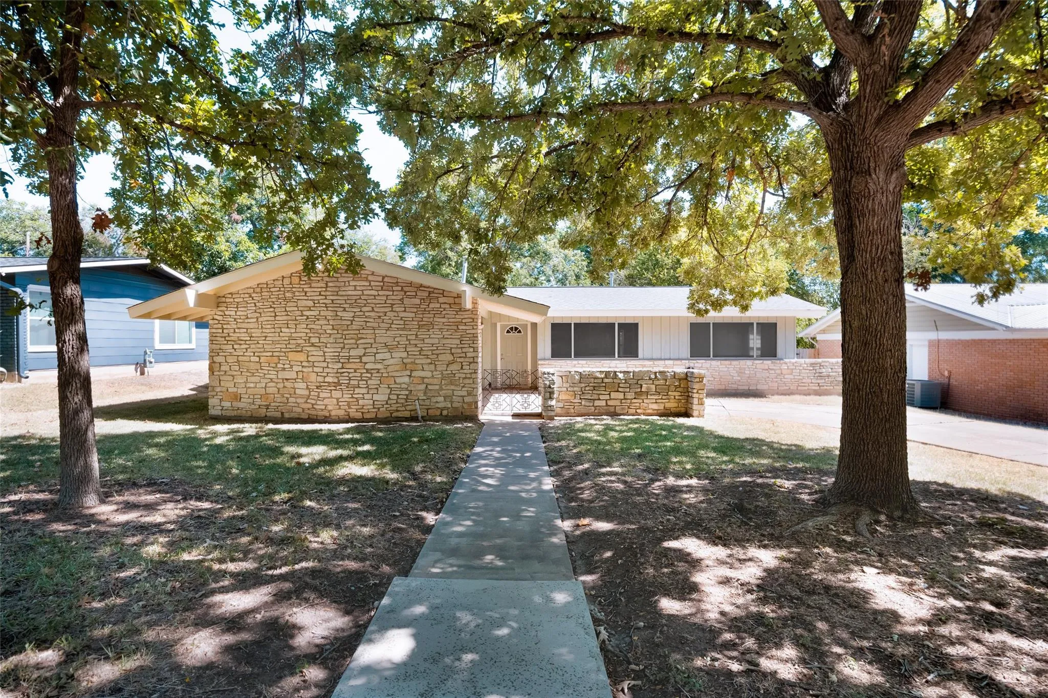 Photo of 1404 BRIARCLIFF BLVD, Austin, 78723