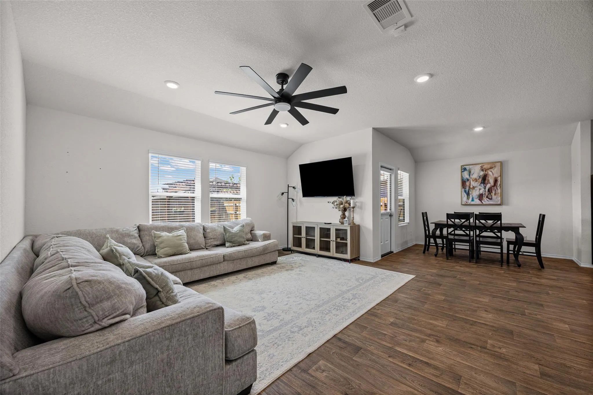 Photo 5 of 325 GRANARY DR