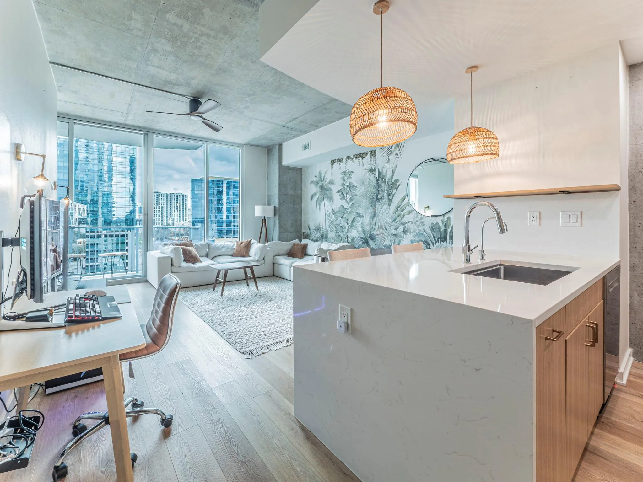Photo 3 of 360 NUECES ST #1018