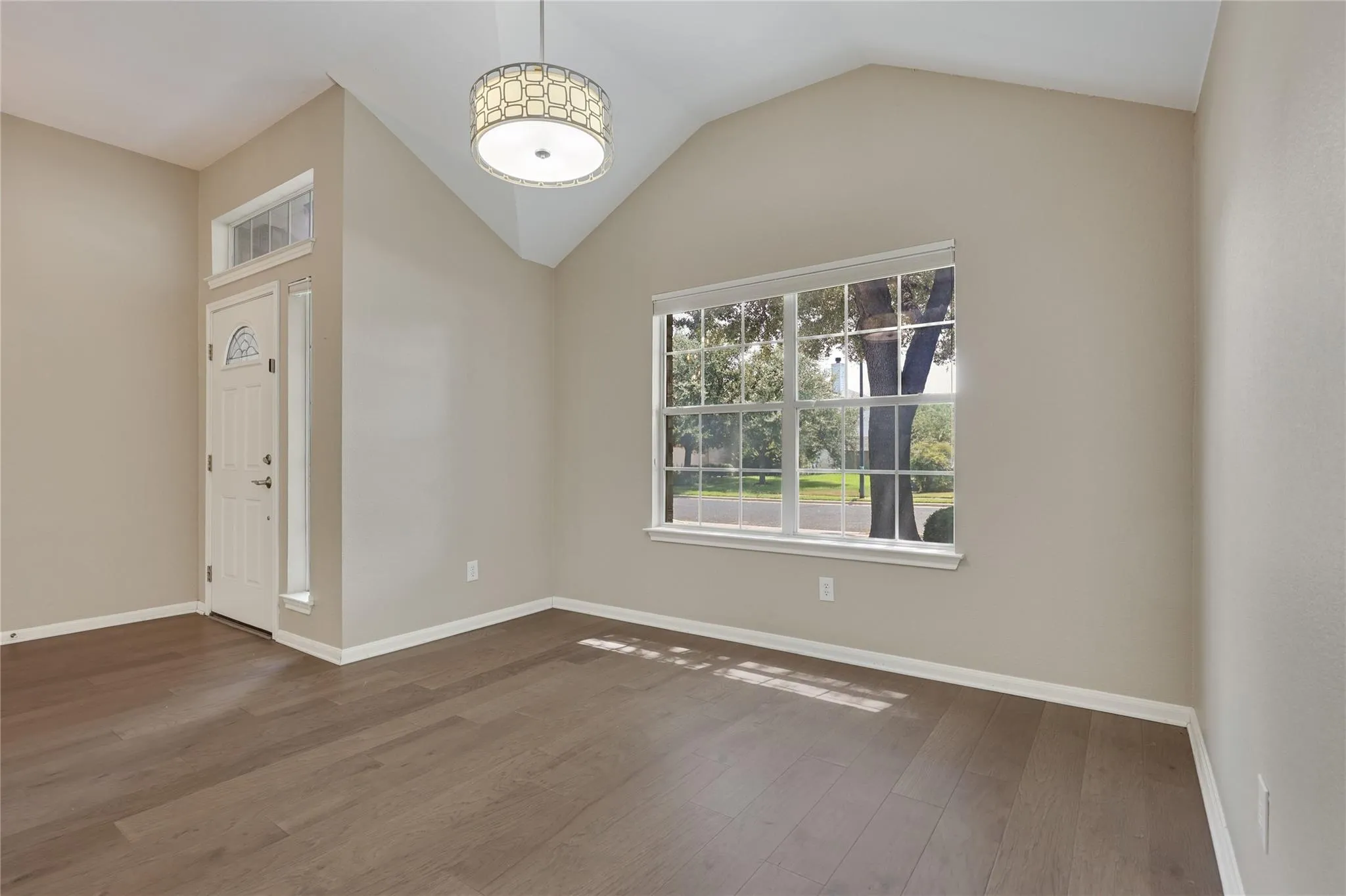 Photo 5 of 328 HIDDEN BROOK LN