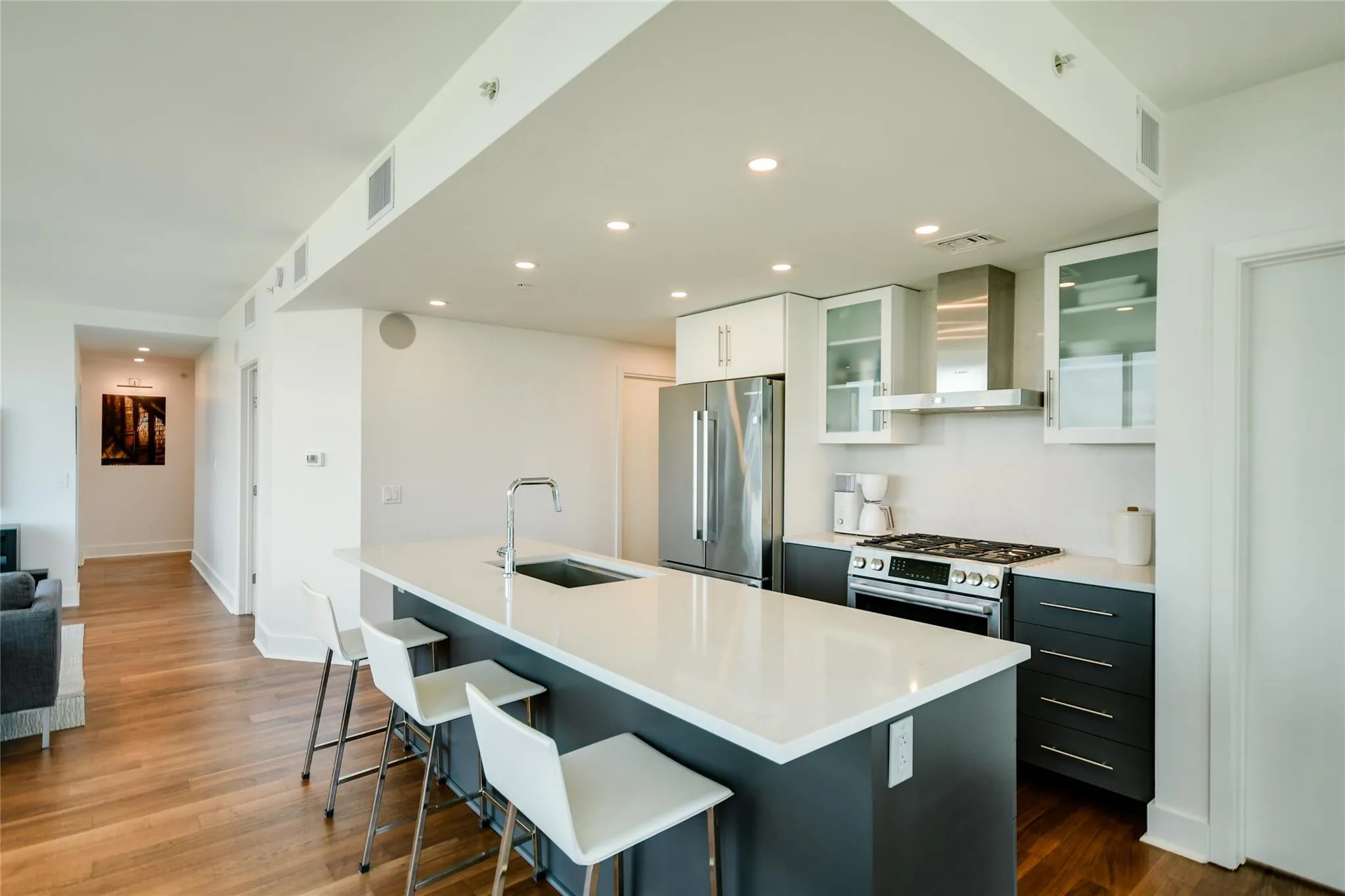 Photo 4 of 300 BOWIE ST #1403