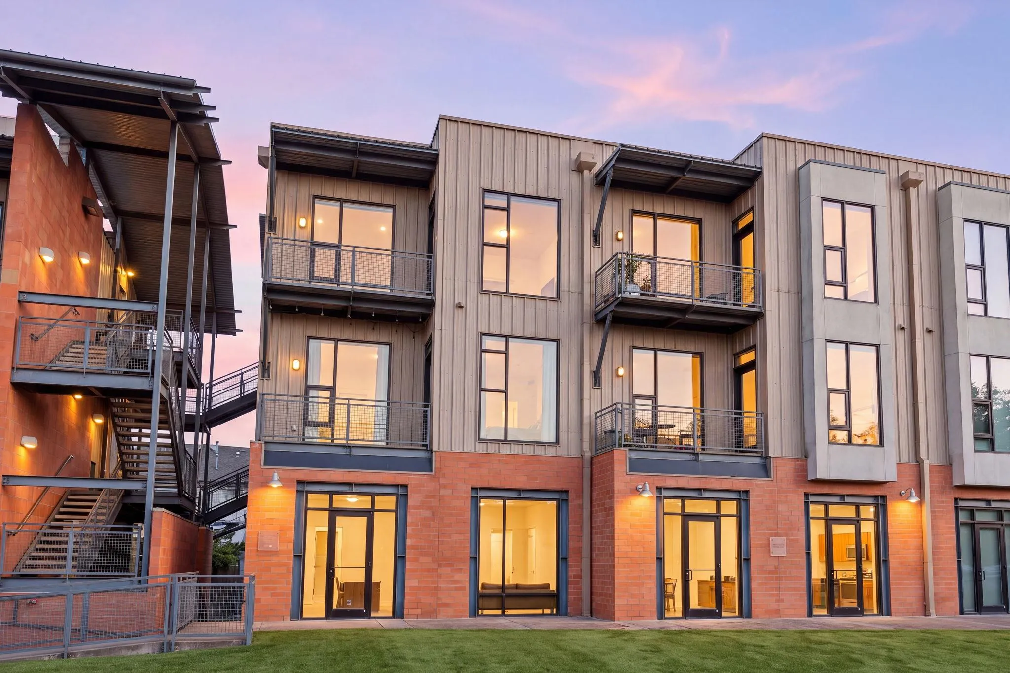Photo of 2525 S LAMAR BLVD #206, Austin, TX, 78704