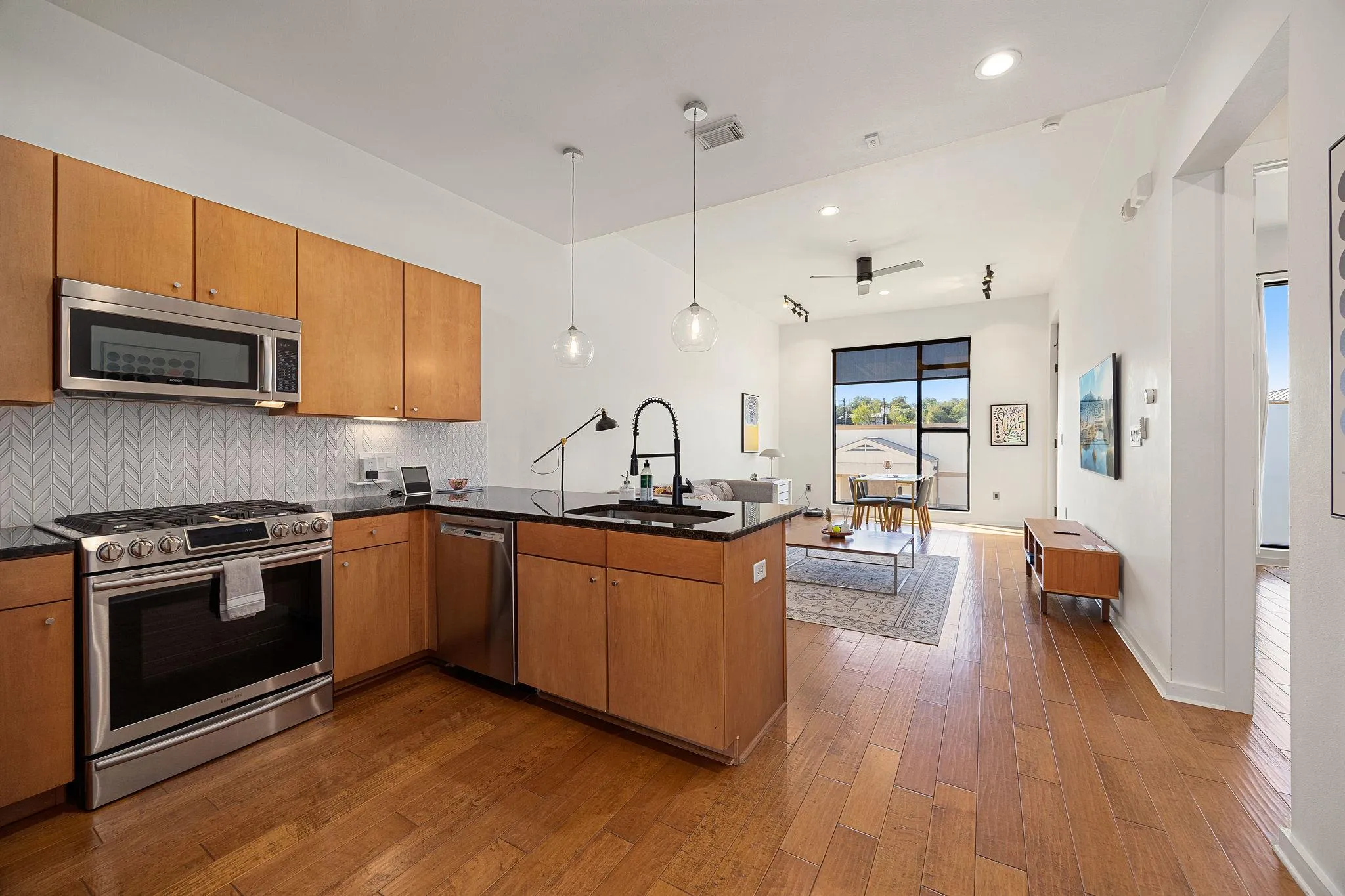 Photo 4 of 2525 S LAMAR BLVD #206