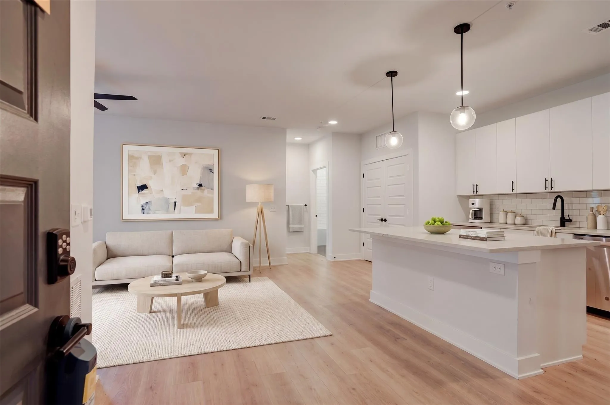 Photo 5 of 3101 GOVALLE AVE #113