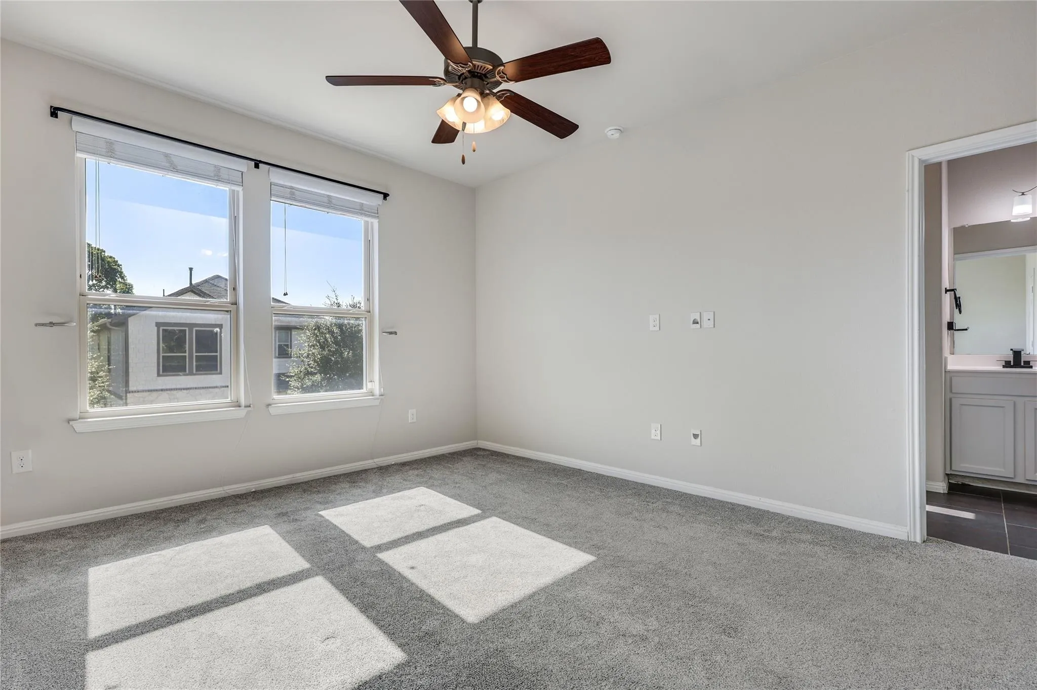Photo 4 of 913 BOATSWAIN WAY #195