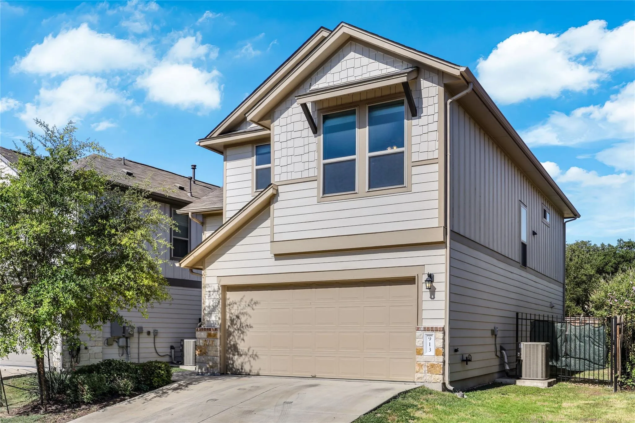 Photo of 913 BOATSWAIN WAY, Austin, TX, 78748