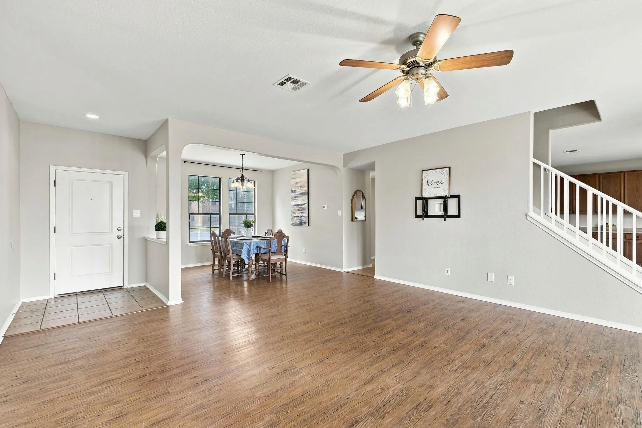 Photo 5 of 1660 BAYLAND ST