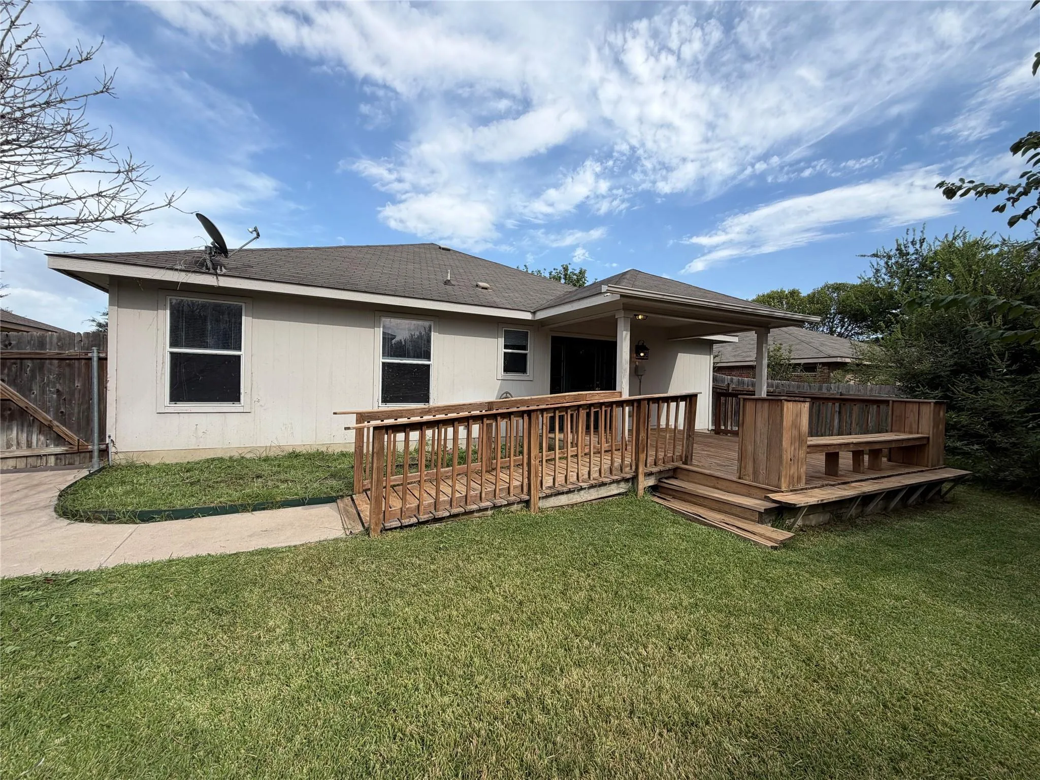 Photo 5 of 507 DECKER DR