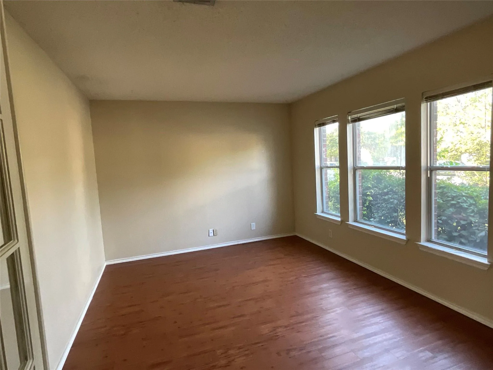 Photo 4 of 1172 SOUTHERN PL