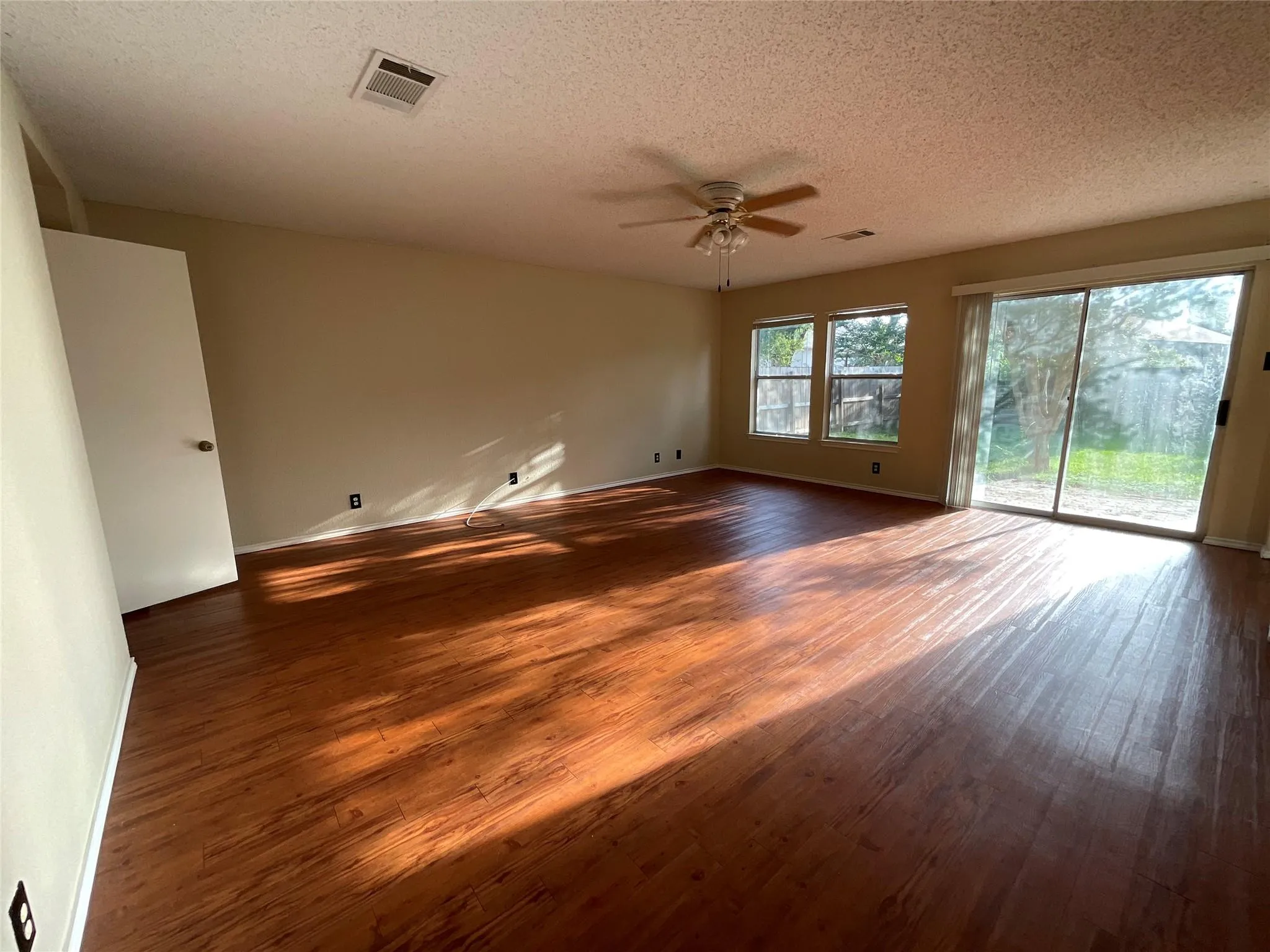 Photo 5 of 1172 SOUTHERN PL