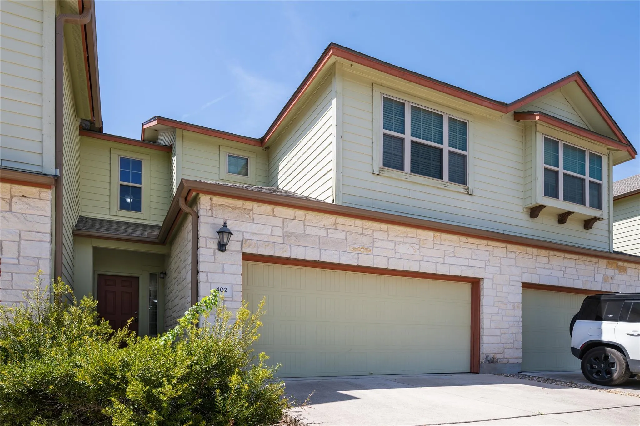 Photo of 2410 GREAT OAKS DR #402, Round Rock, TX, 78681