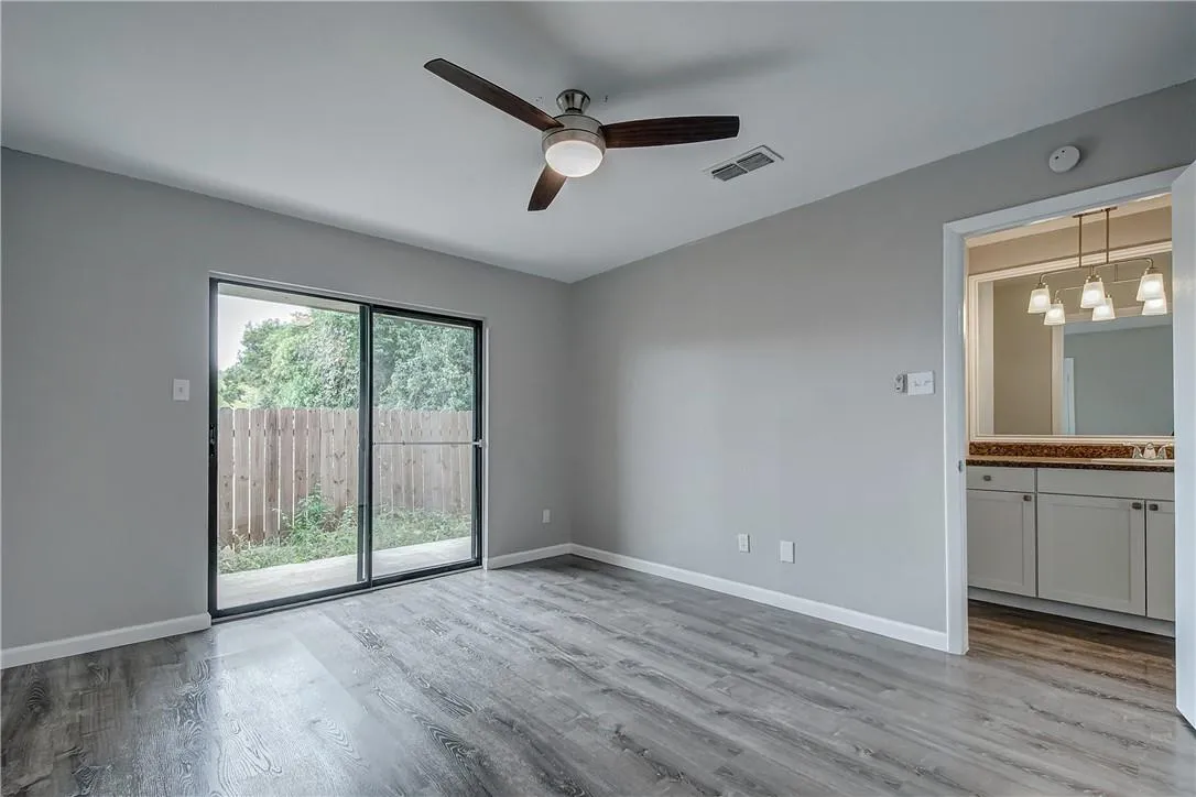Photo 4 of 4307 S 1ST ST #108