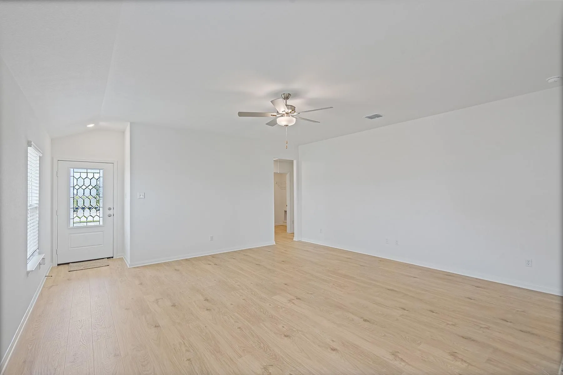 Photo 2 of 14505 WAHLBERGS WAY