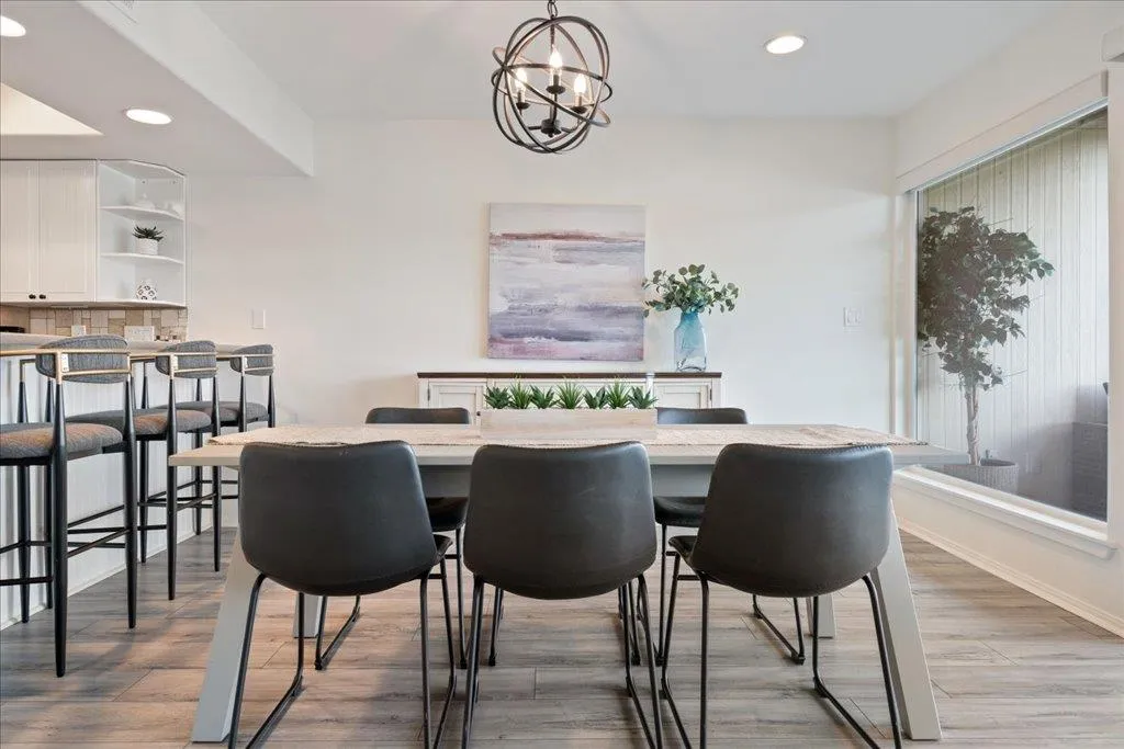 Photo 5 of 18231 LAKEPOINT CV