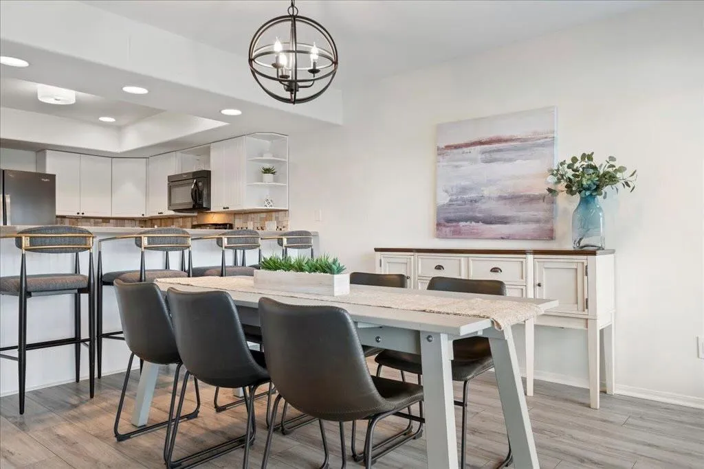 Photo 4 of 18231 LAKEPOINT CV