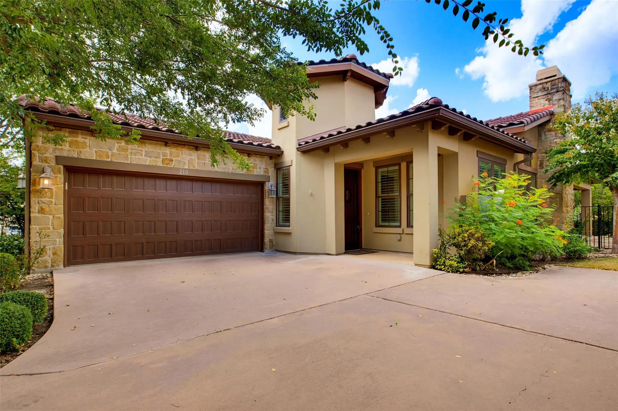 Photo of 210 VERSILIA CIR, Lakeway, TX, 78734