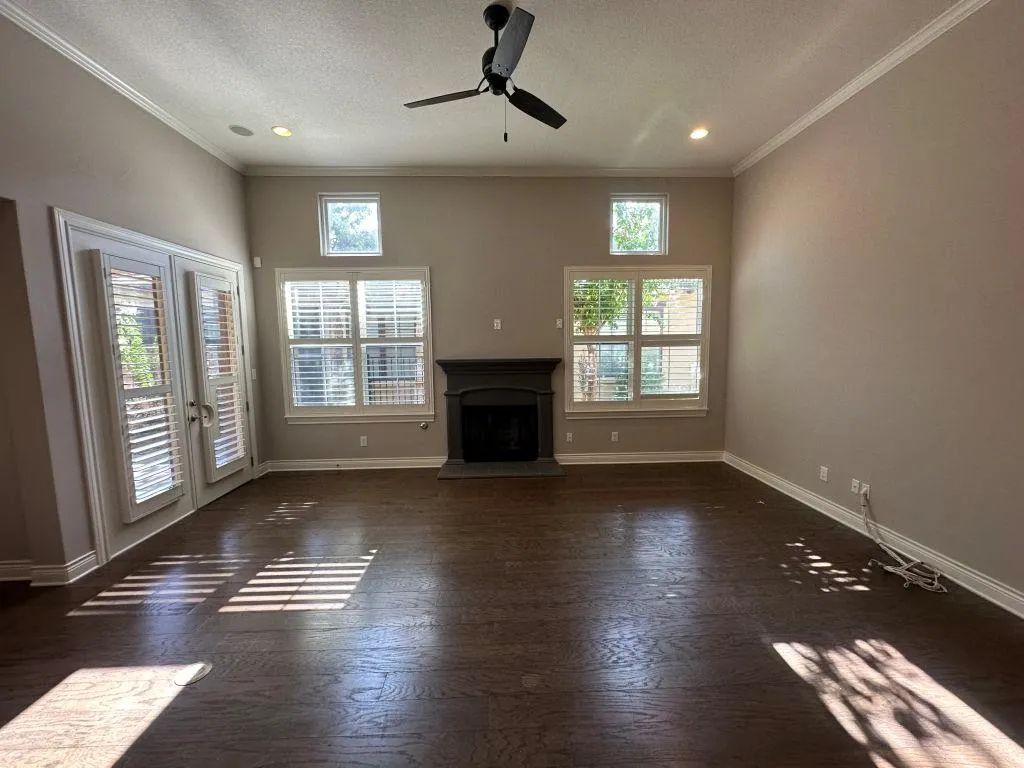 Photo 3 of 210 VERSILIA CIR