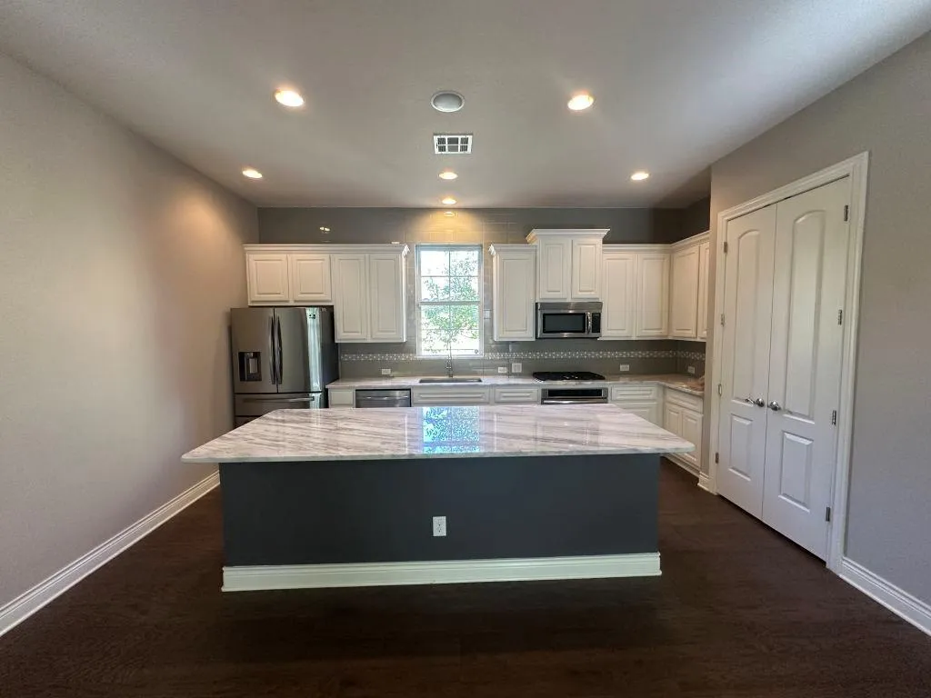 Photo 5 of 210 VERSILIA CIR