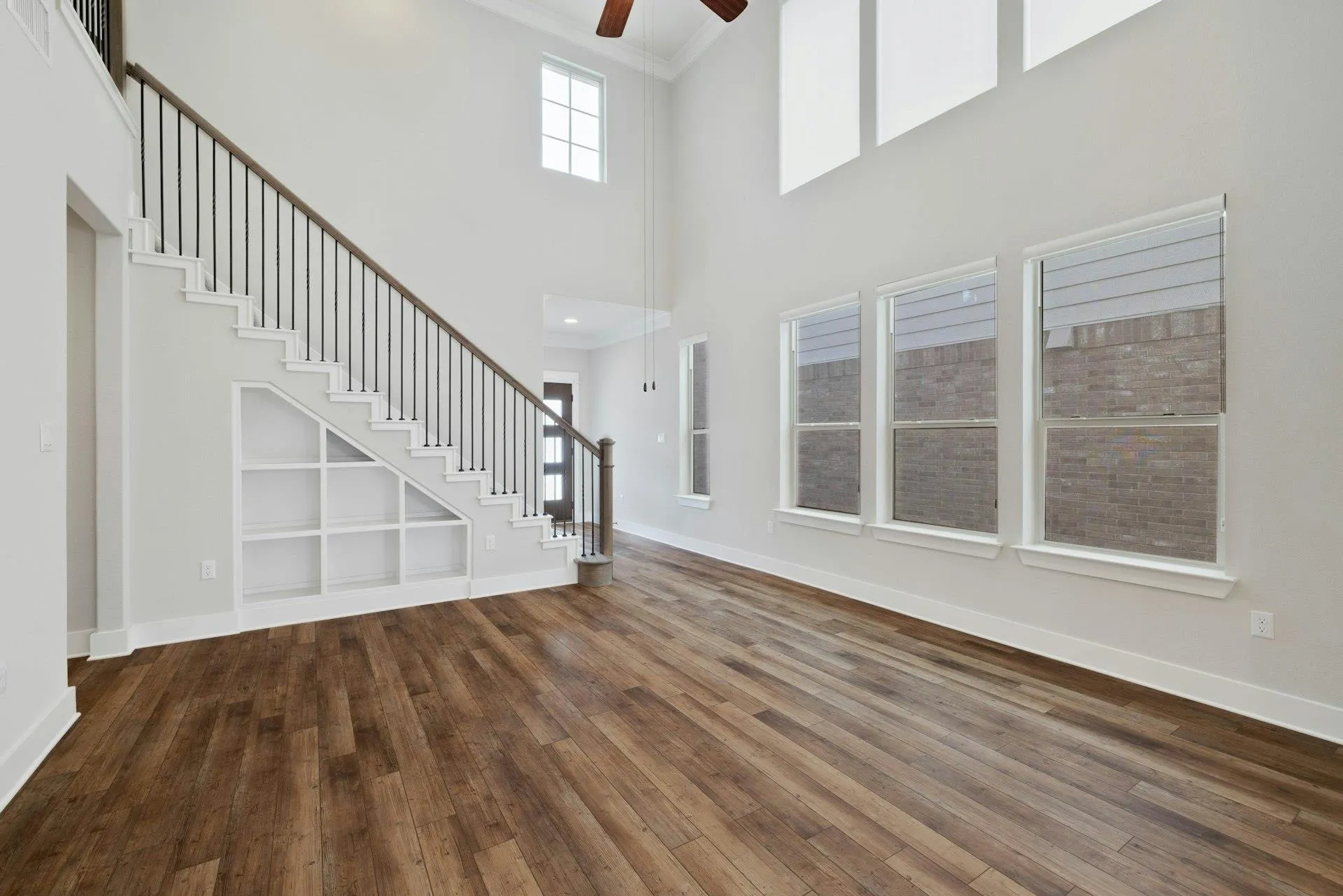 Photo 3 of 16117 NIGHTSHADE ST