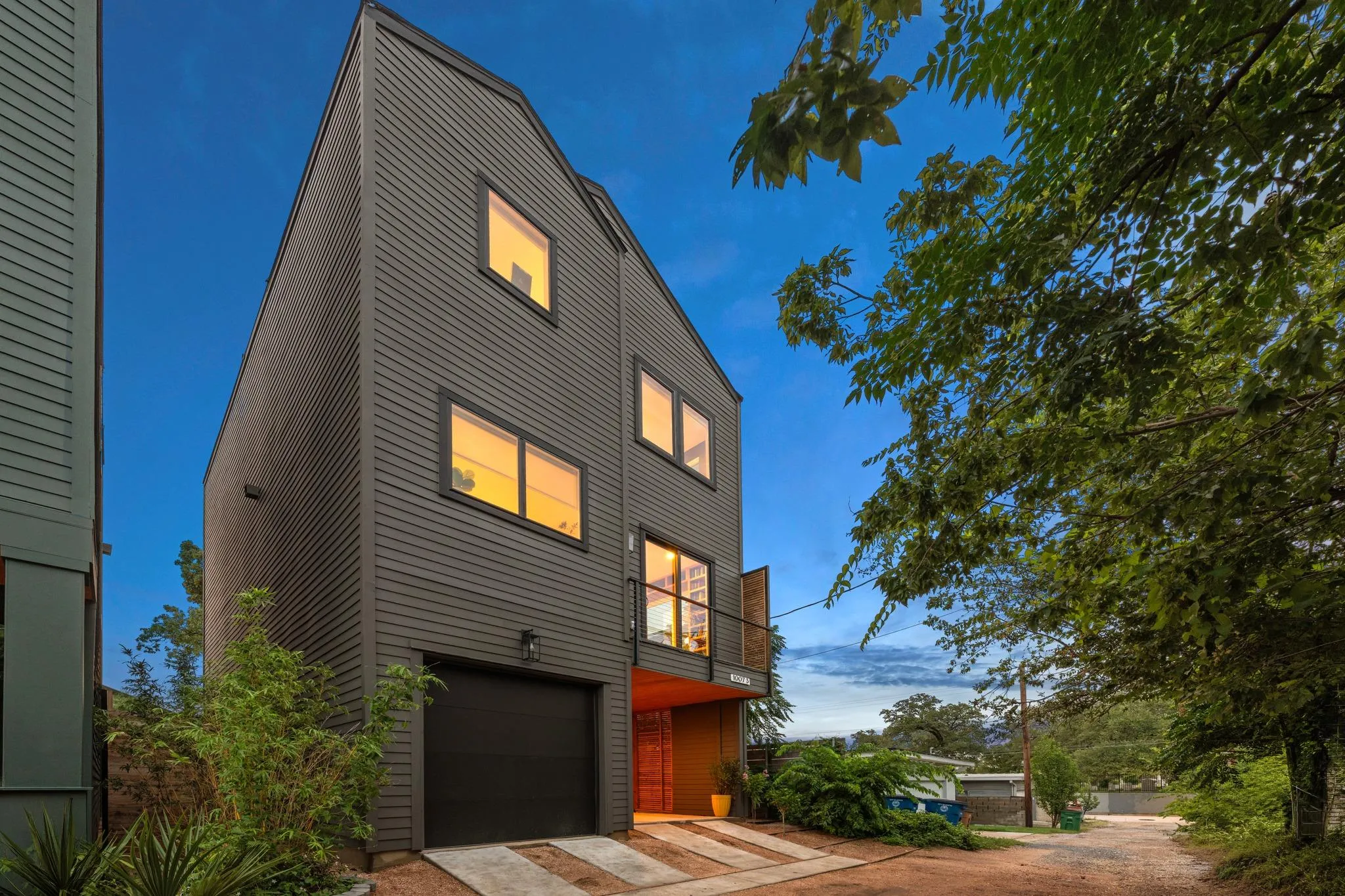 Photo 5 of 1007 E 15TH ST #3