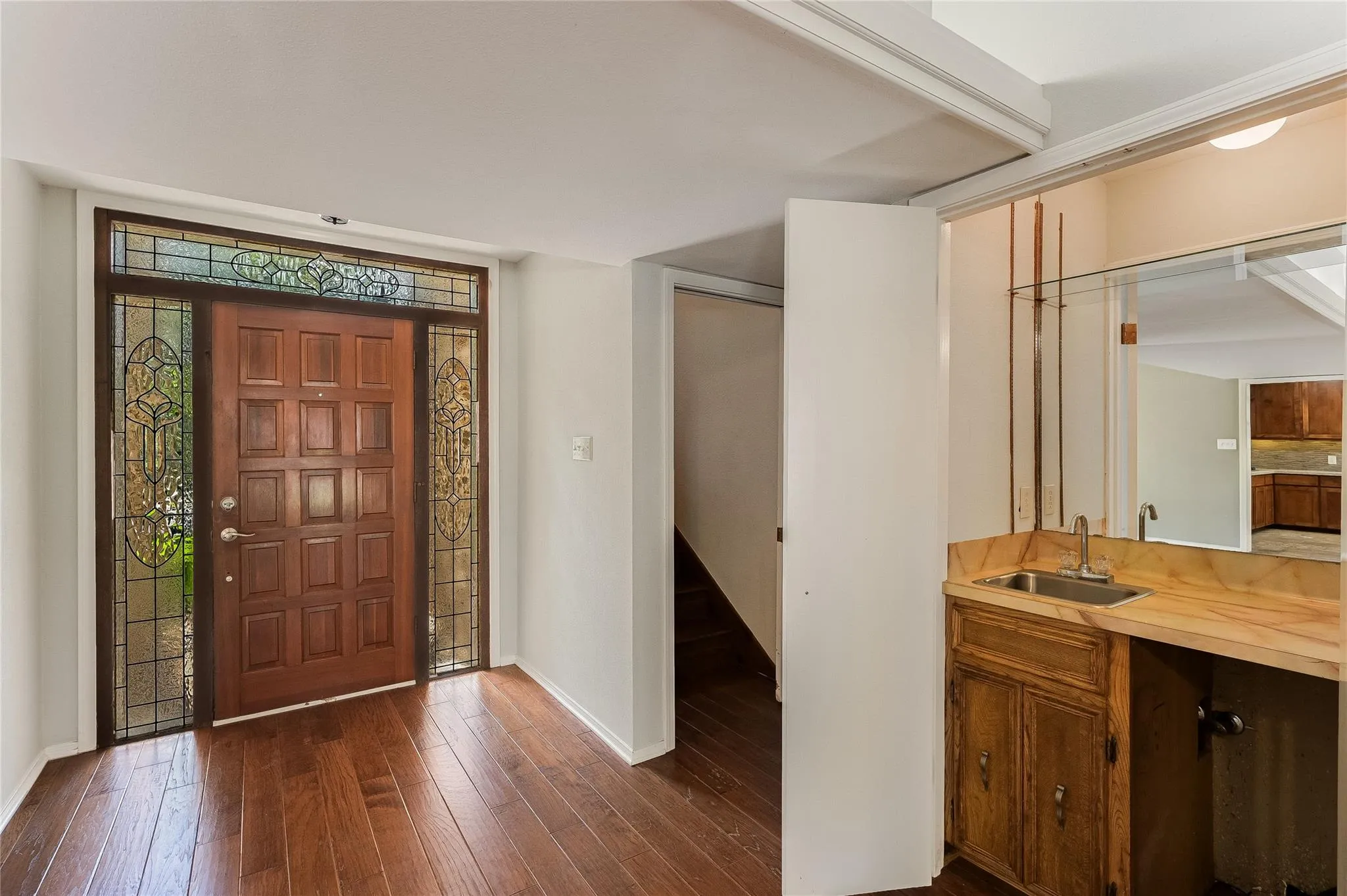 Photo 3 of 7704 BRAMBLEWOOD CIR