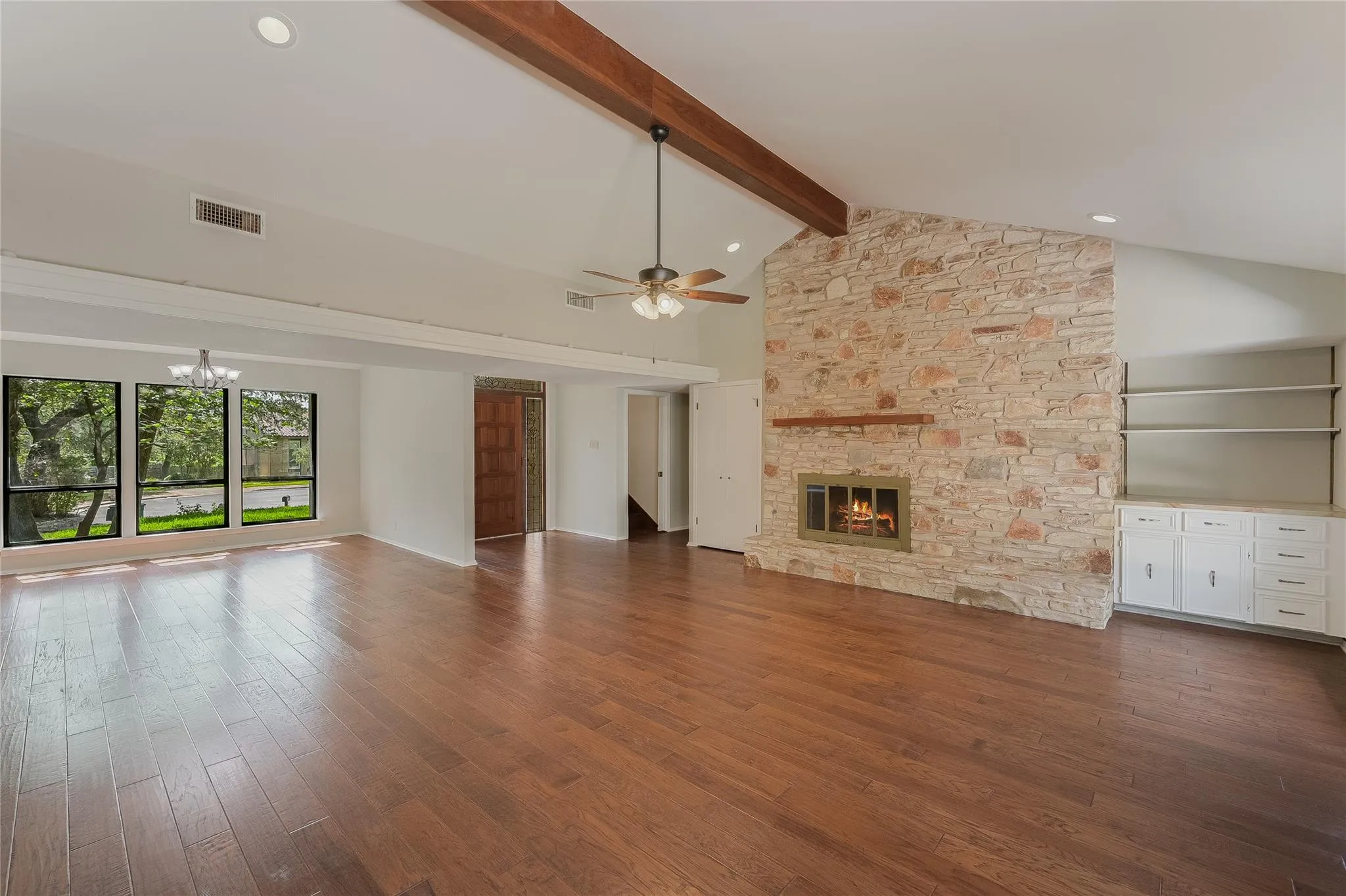 Photo 5 of 7704 BRAMBLEWOOD CIR