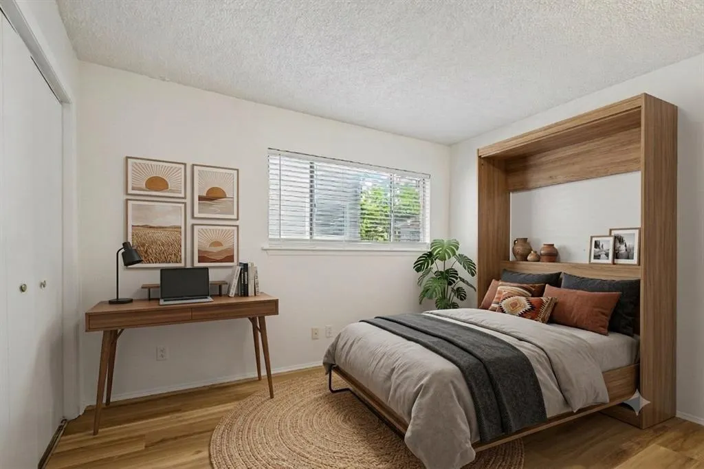 Photo 4 of 2413 LEON ST #104