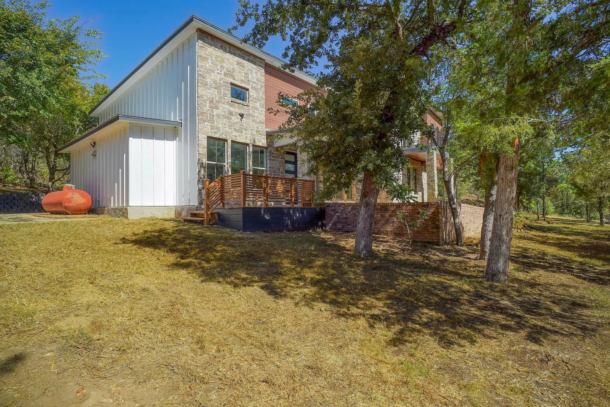 Photo 5 of 316 TALL FOREST DR