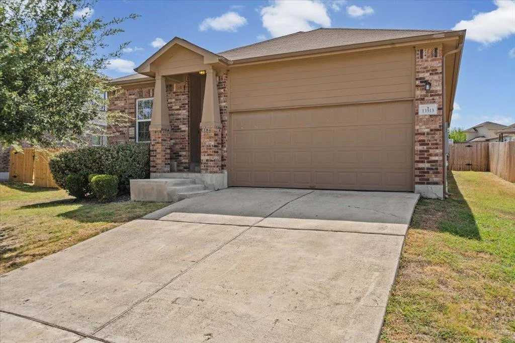 Photo of 13513 KEARNS DR, Pflugerville, TX, 78660
