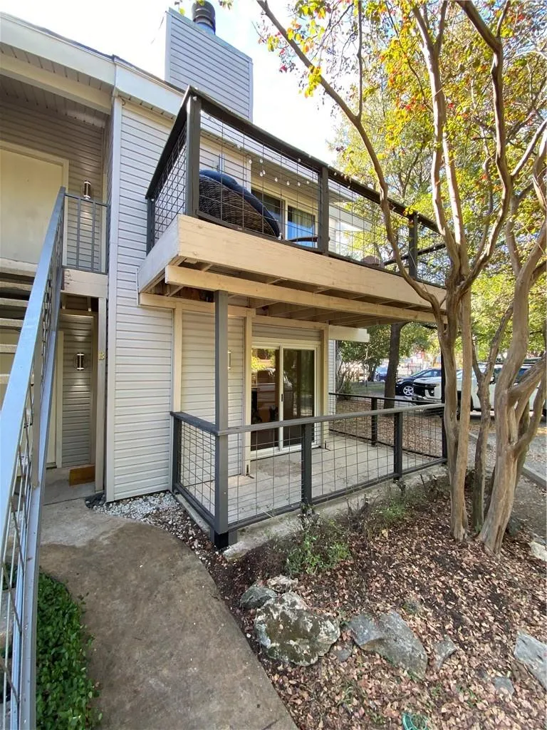 Photo 5 of 2119 OXFORD AVE #B