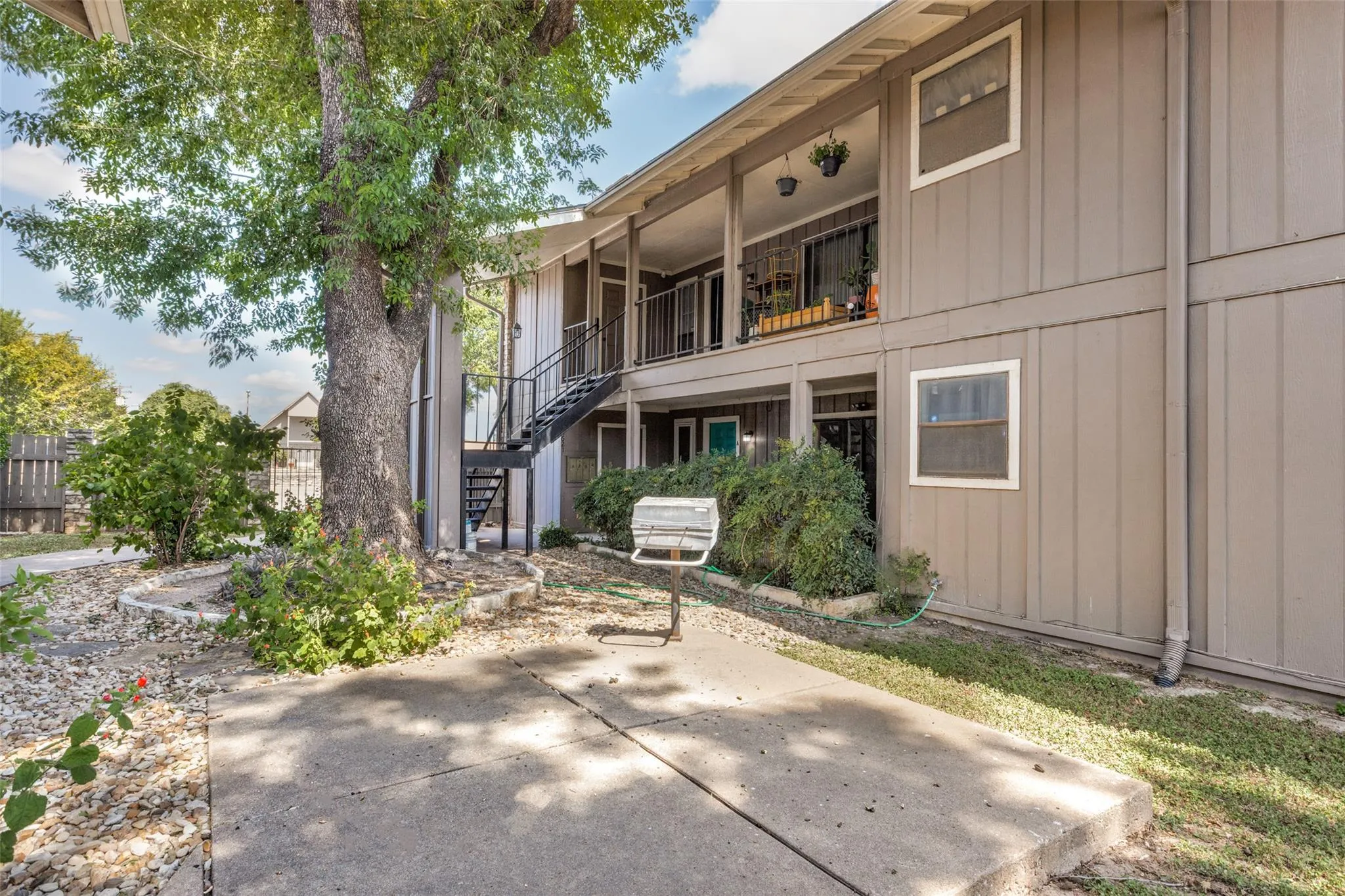 Photo of 8621 PUTNAM DR #A, Austin, TX, 78757