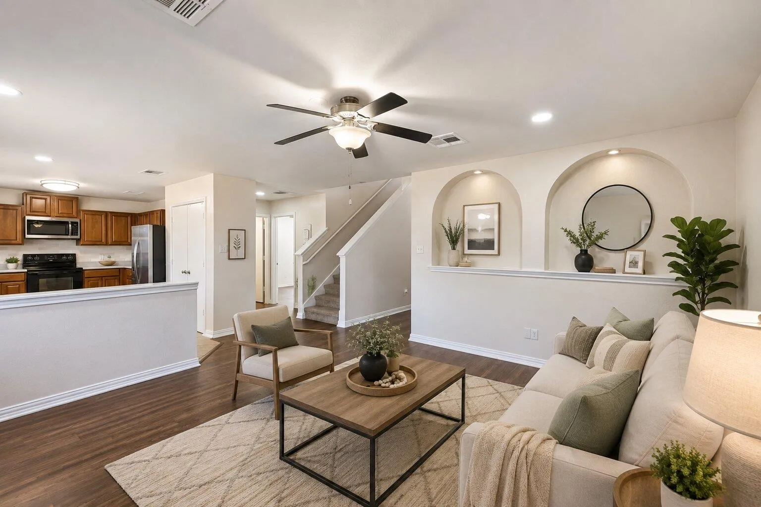 Photo 4 of 304 WEGSTROM ST