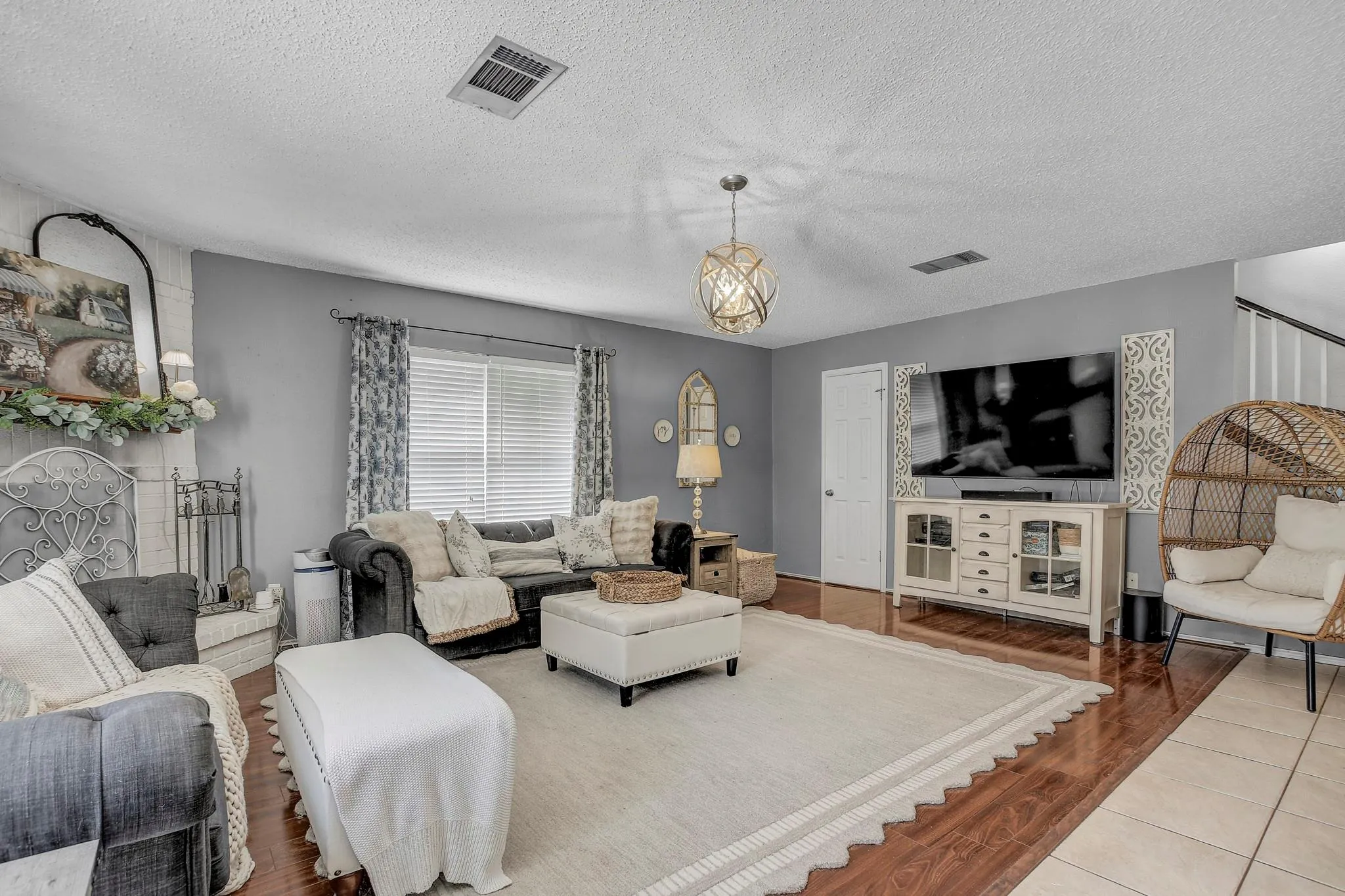 Photo 3 of 1022 SILVERSTONE LN