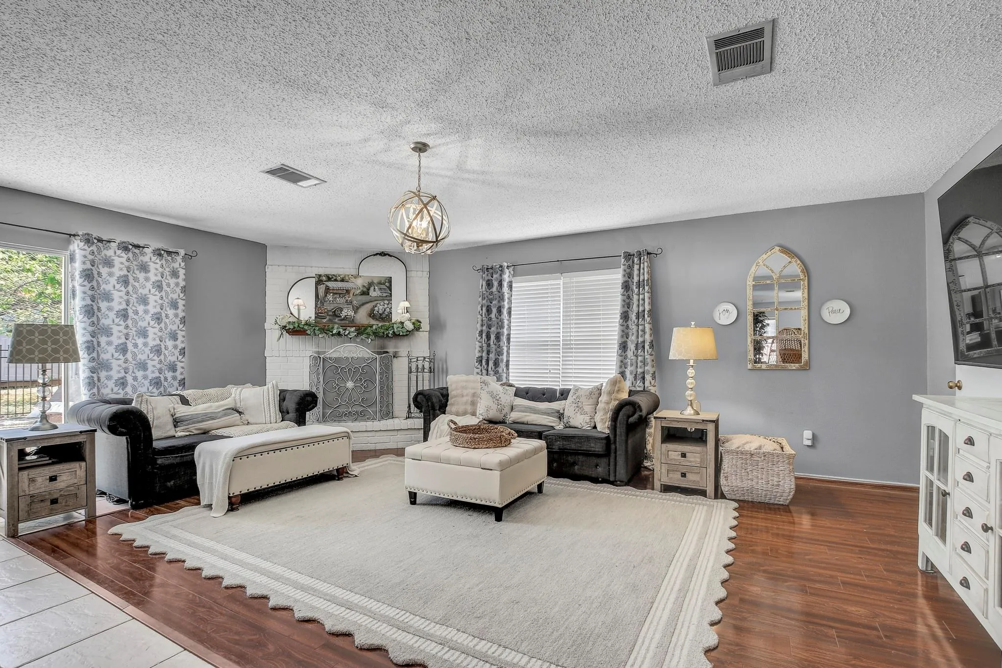Photo 4 of 1022 SILVERSTONE LN
