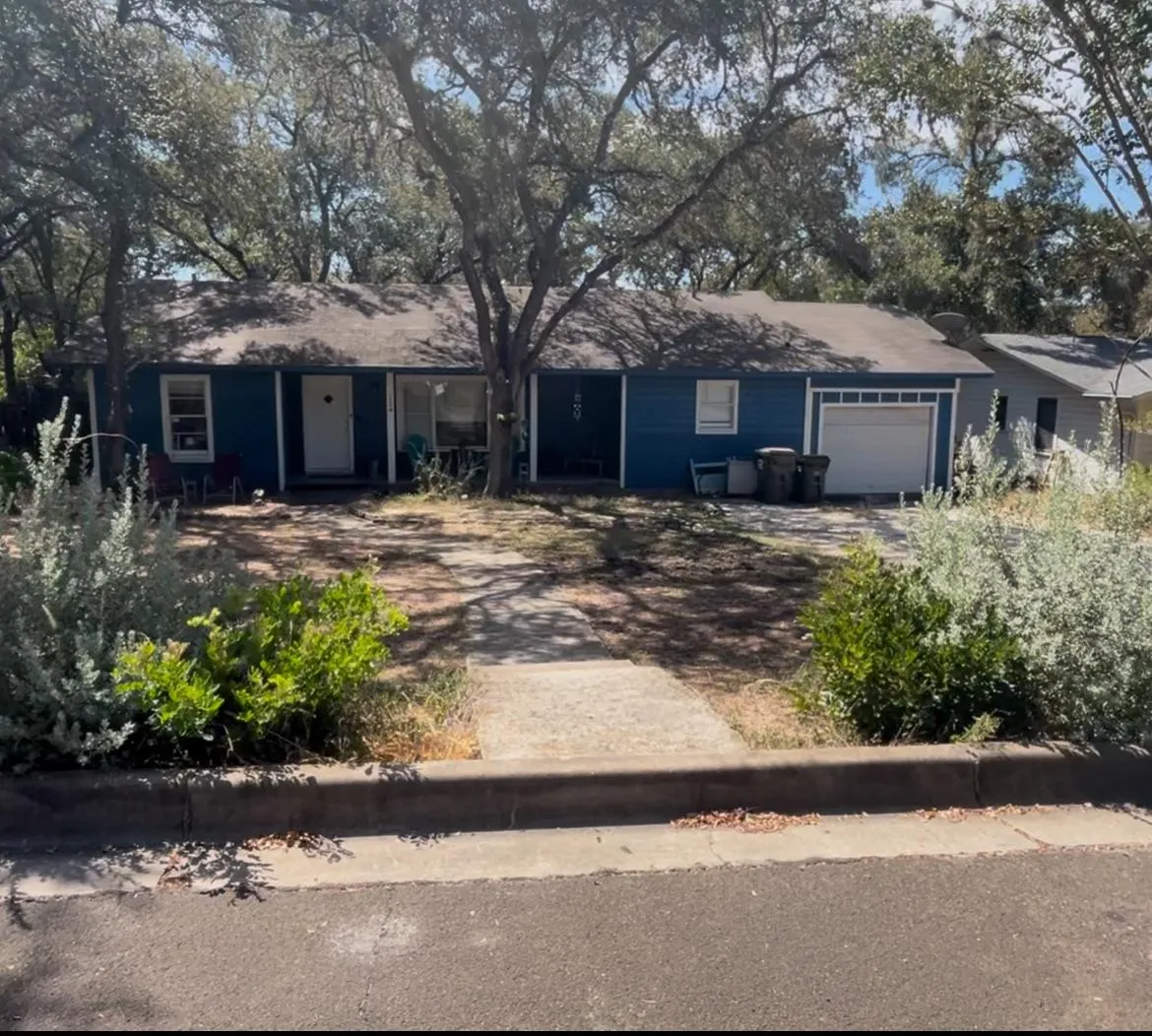 Photo of 134 E HILLCREST DR, San Marcos, TX, 78666