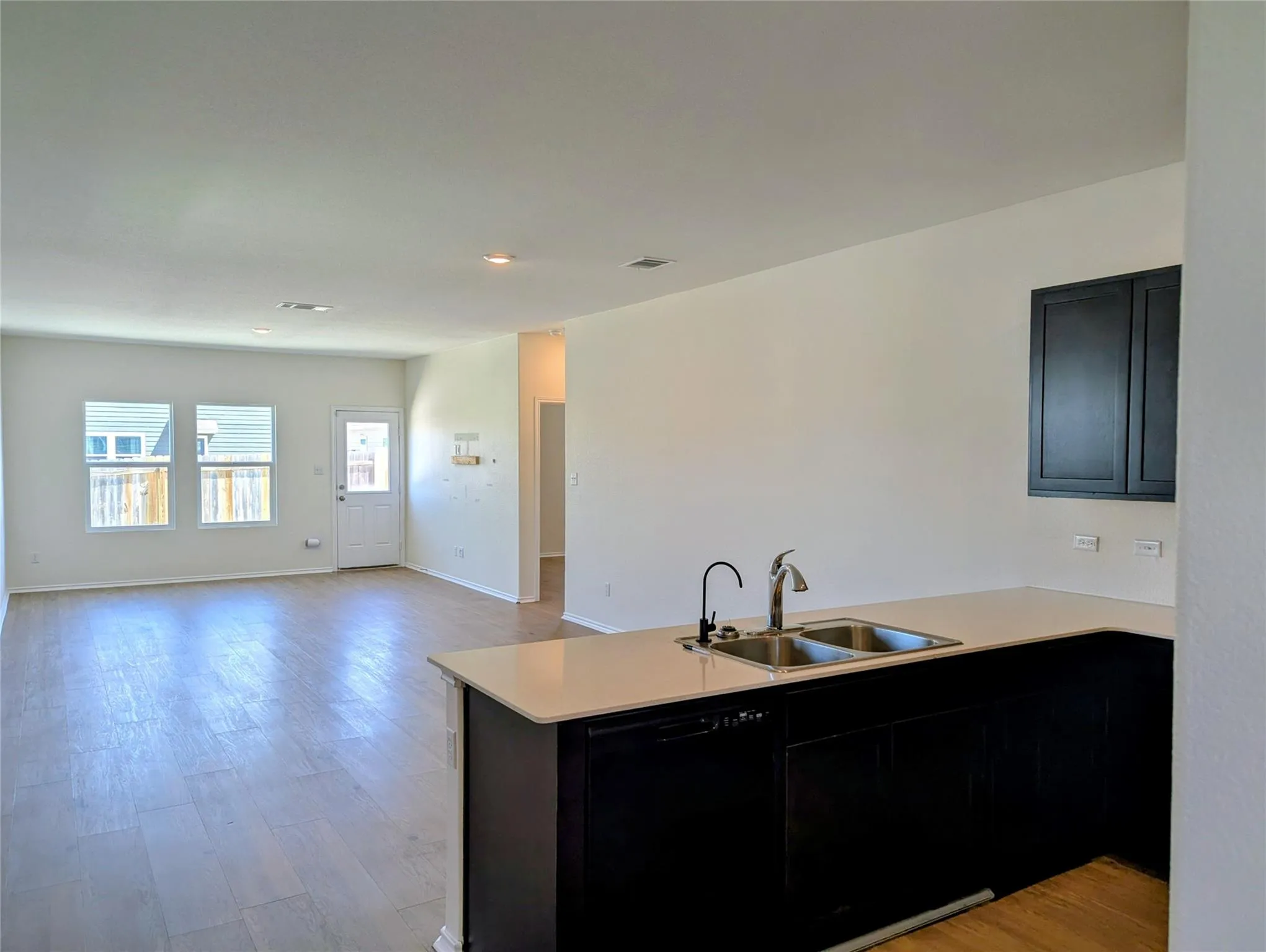 Photo 5 of 1112 MINNOW LN