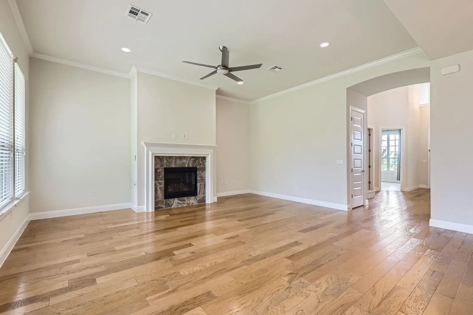 Photo 4 of 10107 IDA GROVE LN