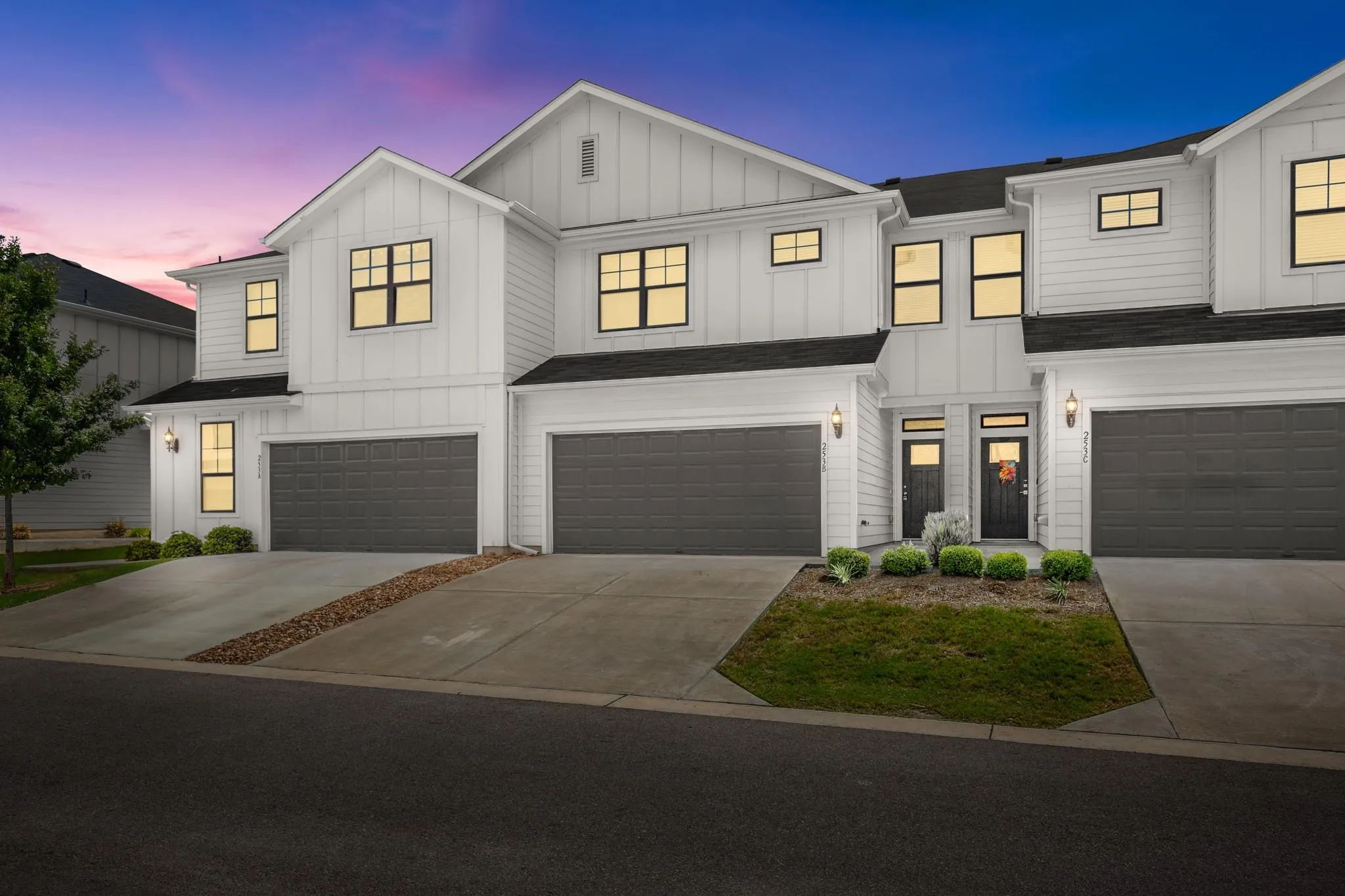 Photo 2 of 253 FIELDWOOD DR #B